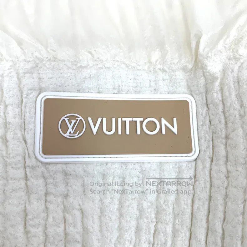 Louis Vuitton Louis Vuitton Crewneck Long-Sleeve Knit Sweater in Beige N Size US XS / EU 42 / 0 - 5 Thumbnail