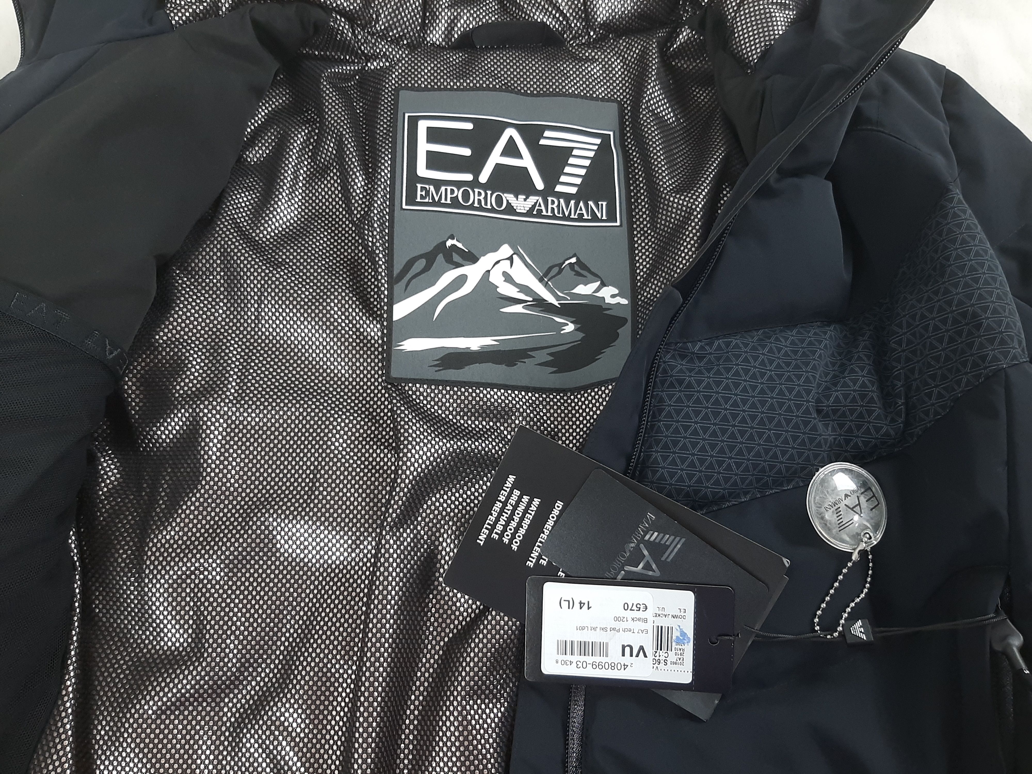 Emporio Armani Emporio Armani EA7 Ski Jacket Black Women's Size L Down Size L / US 10 / IT 46 - 13 Thumbnail