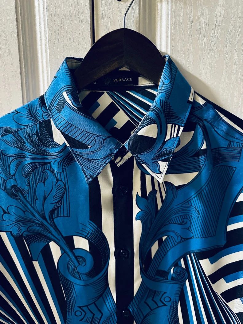 Versace Versace Silk shirt top Size US M / EU 48-50 / 2 - 3 Thumbnail