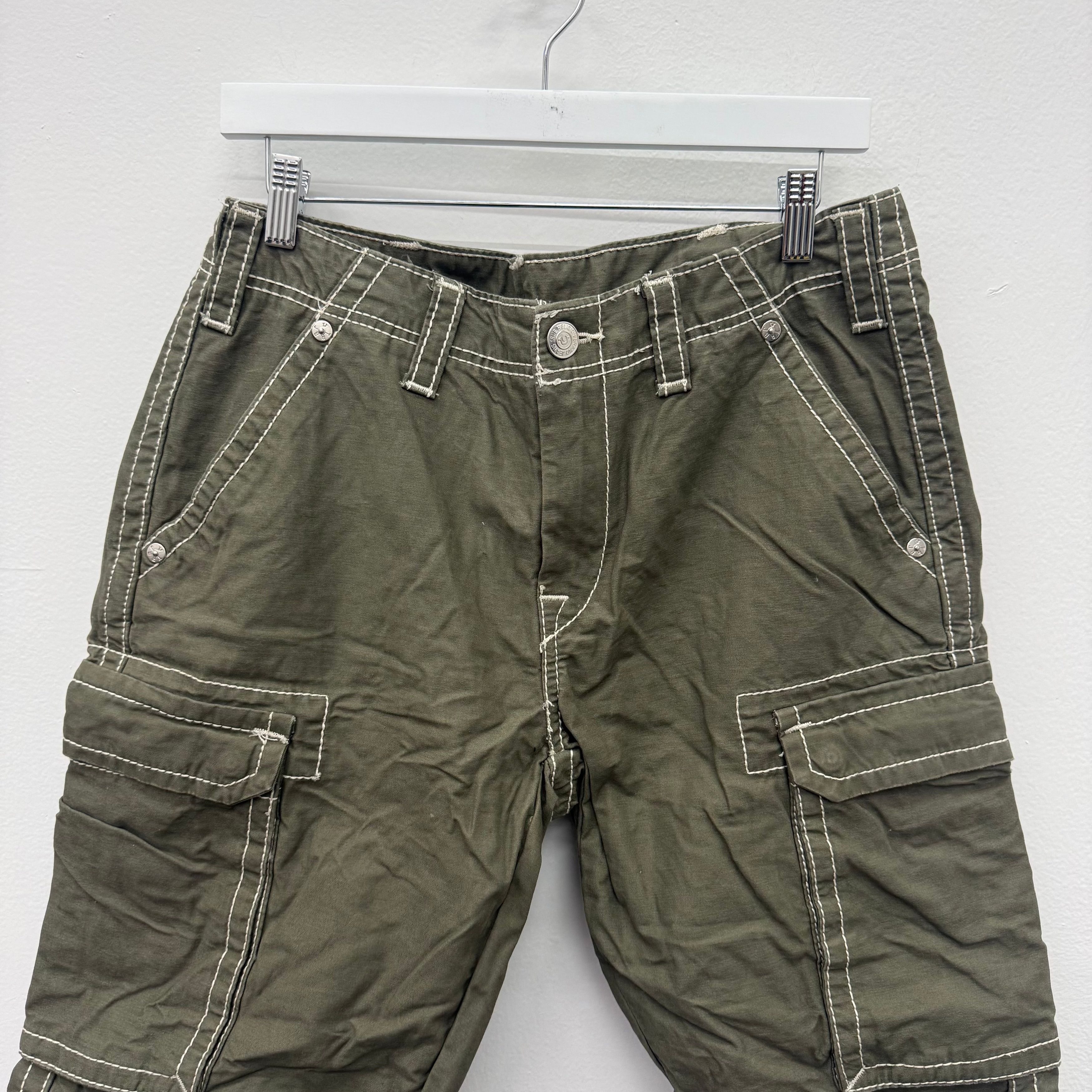 True Religion True Religion Olive Cargo Shorts - Size 30 Size US 30 / EU 46 - 3 Thumbnail