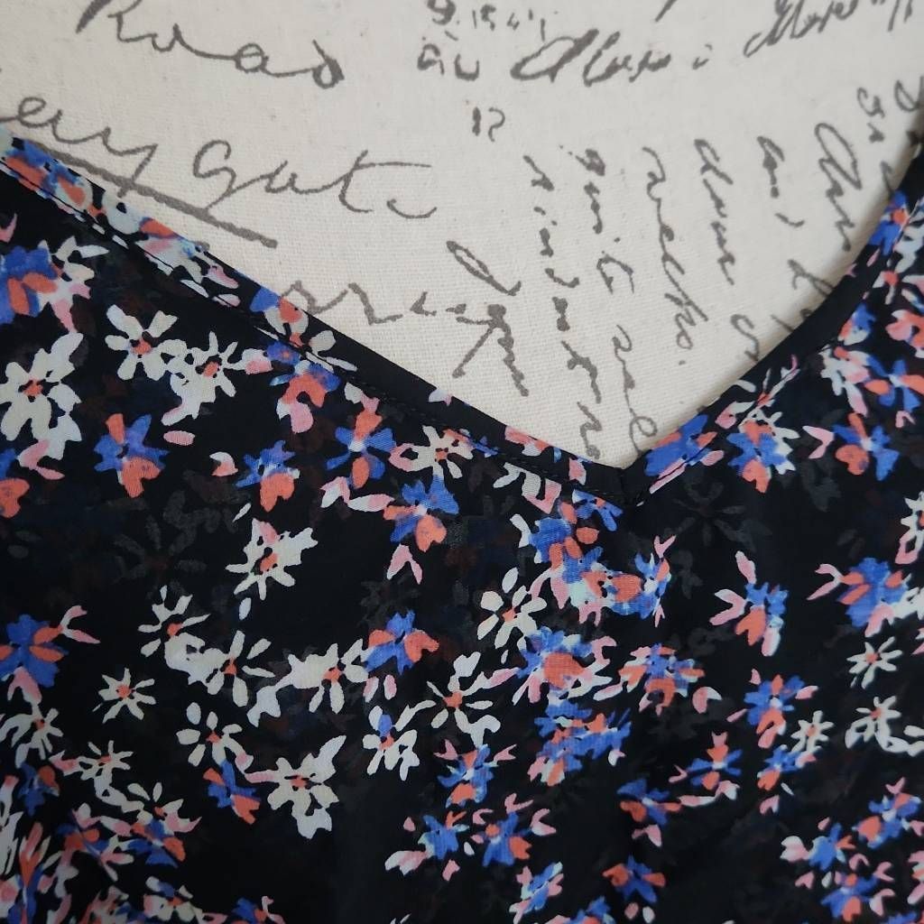 Express Express Women's Size Medium Black Blue Floral Print Flounce Size M / US 6-8 / IT 42-44 - 5 Thumbnail