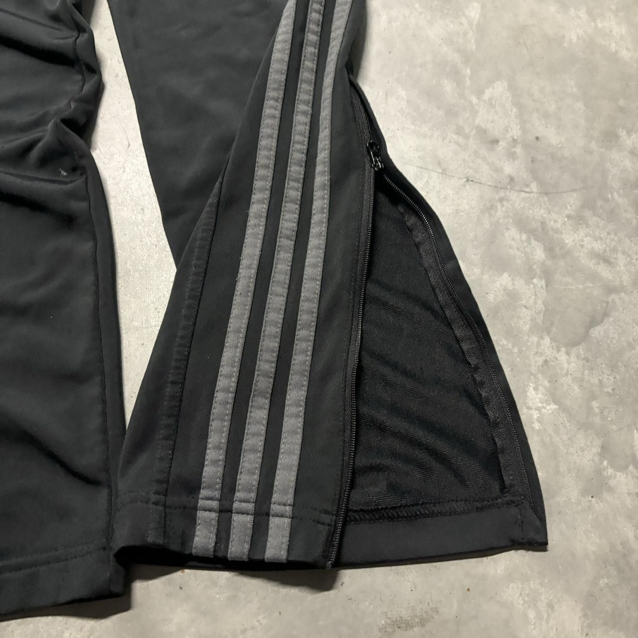 Adidas × Vintage Vintage Y2K/2000s Black Grey Adidas Striped Drill Essential Track Pants! Size US 28 / EU 44 - 5 Thumbnail