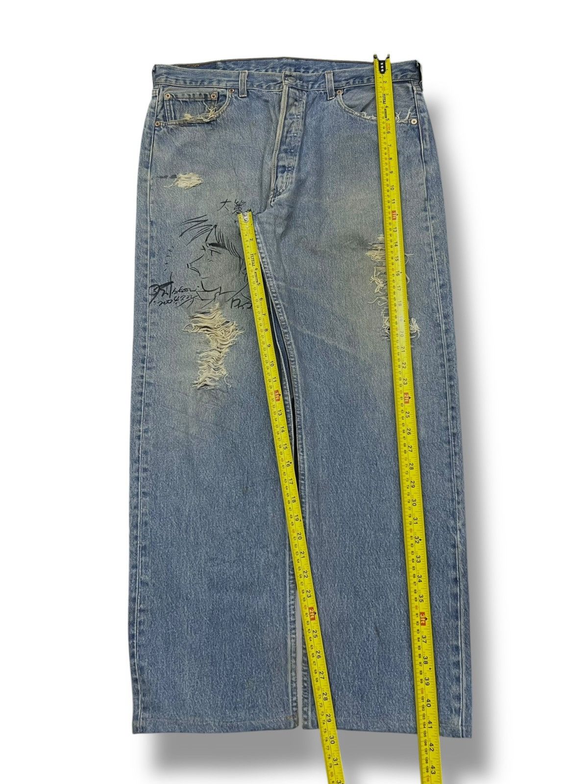 Levi's Loose Vintage 90s Levi’s 501 U.S.A - Faded Wash, Distressed Size US 37 - 14 Thumbnail