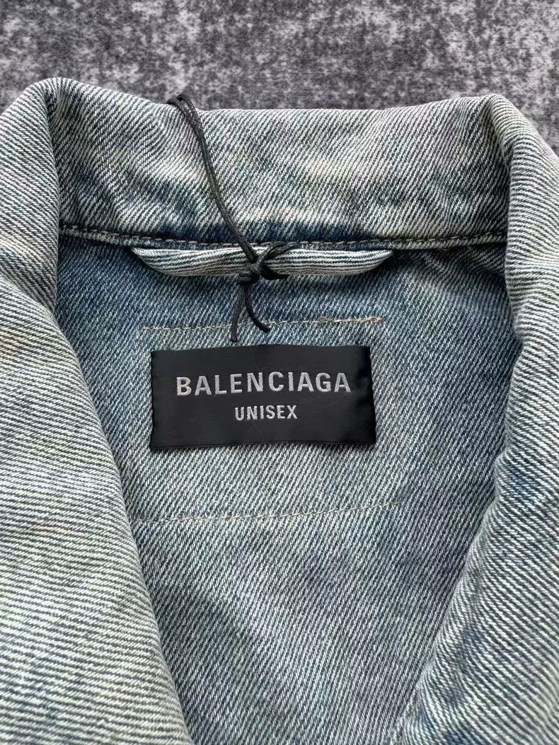 Balenciaga Balenciaga Worn Patch Inside Out Denim Jacket Jacket Long Size US XL / EU 56 / 4 - 5 Thumbnail