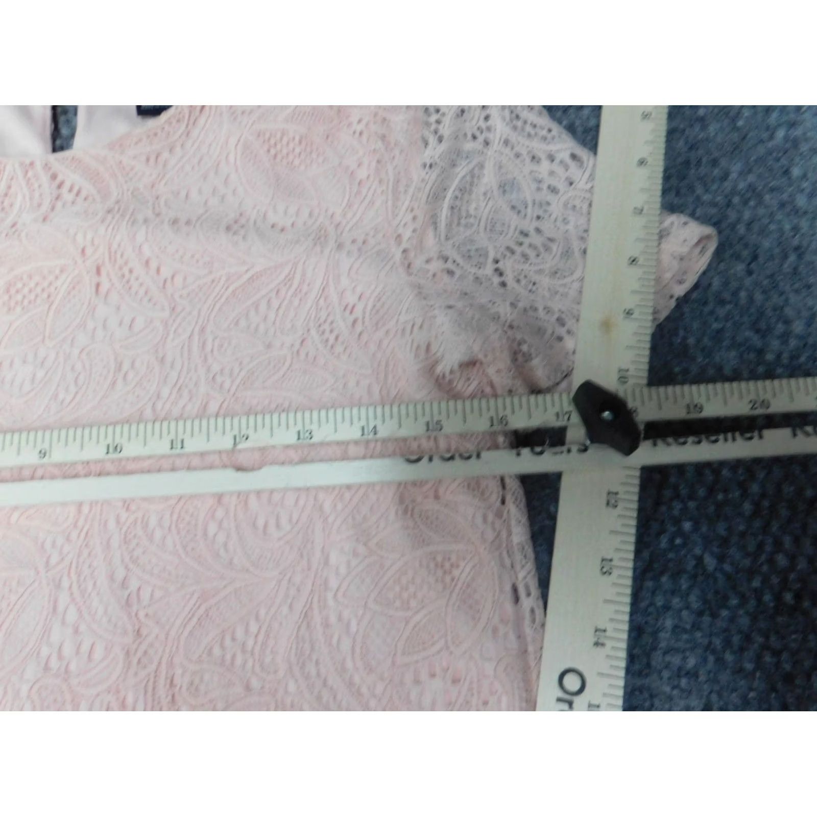 Liz Claiborne Liz Claiborne Blouse PS Women Pink Pullover Short Sleeve Round Neck Polyester Rayon Classic/Basic Vintage: No, Petites Women, Casual, Stretch Size S / US 4 / IT 40 - 4 Thumbnail