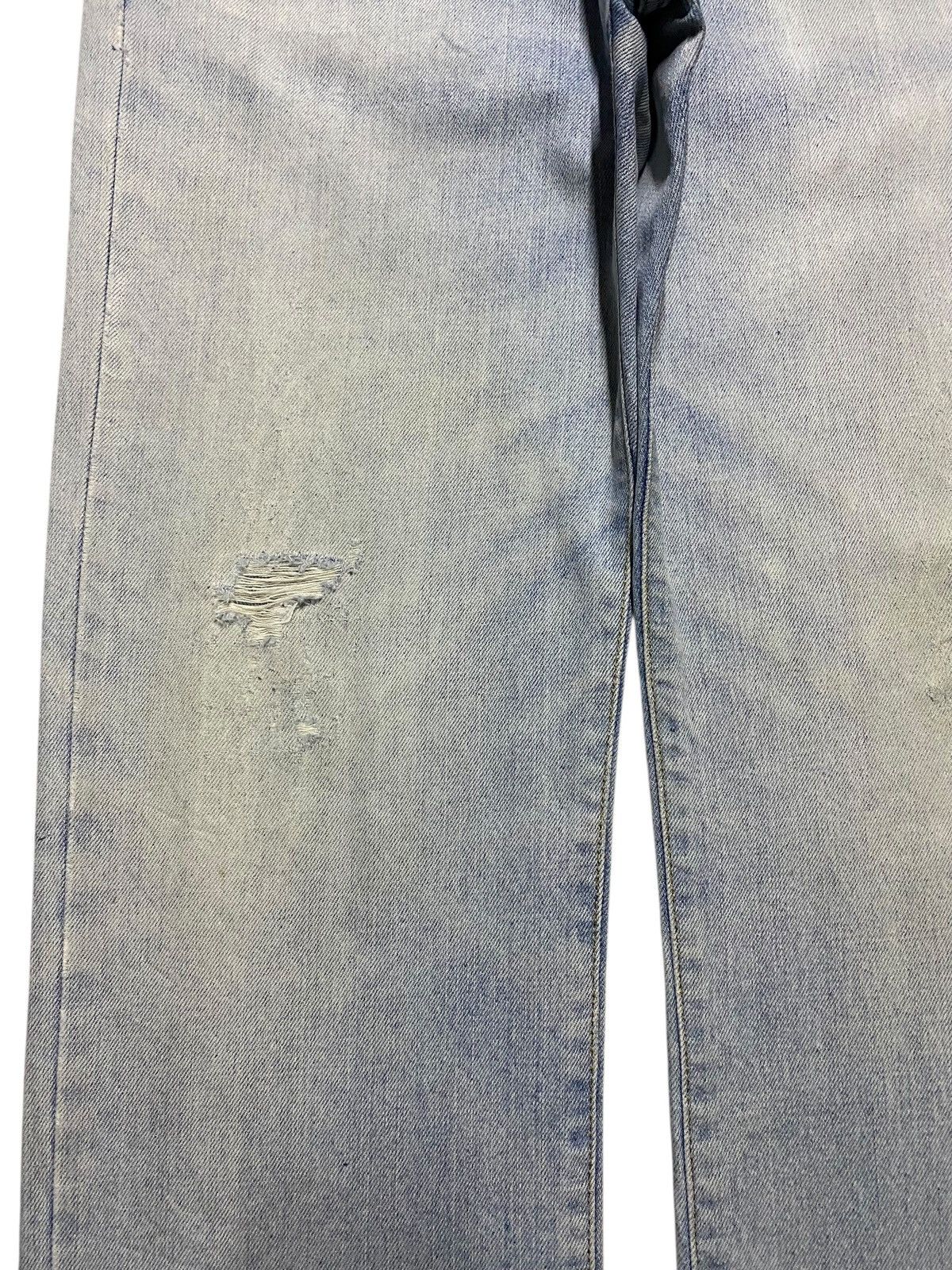 Japanese Brand Vintage Japanese Brand Light Wash Distressed Loose Jeans Size US 34 / EU 50 - 7 Thumbnail
