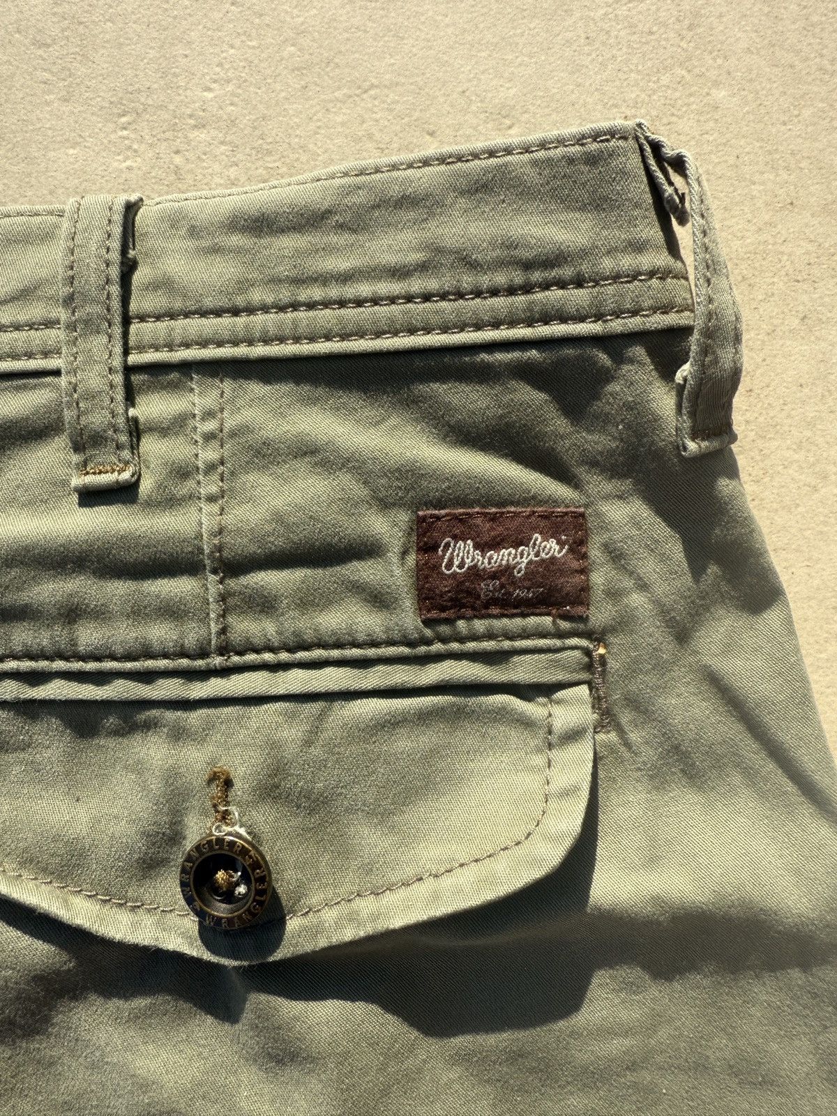 Wrangler Wrangler Cargo Shorts Vintage Size US 34 / EU 50 - 7 Thumbnail