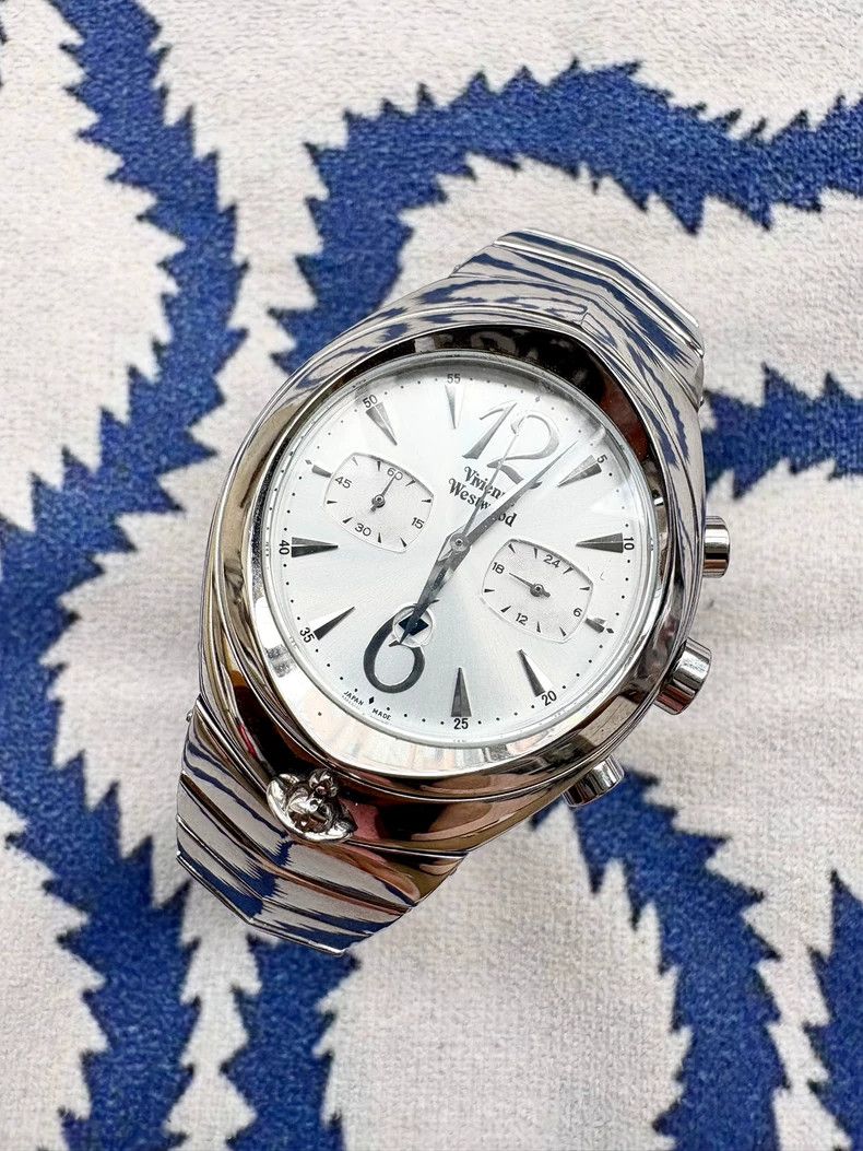 Vivienne Westwood Vivienne Westwood An antique white dial dragon spine watch Size ONE SIZE - 1 Thumbnail