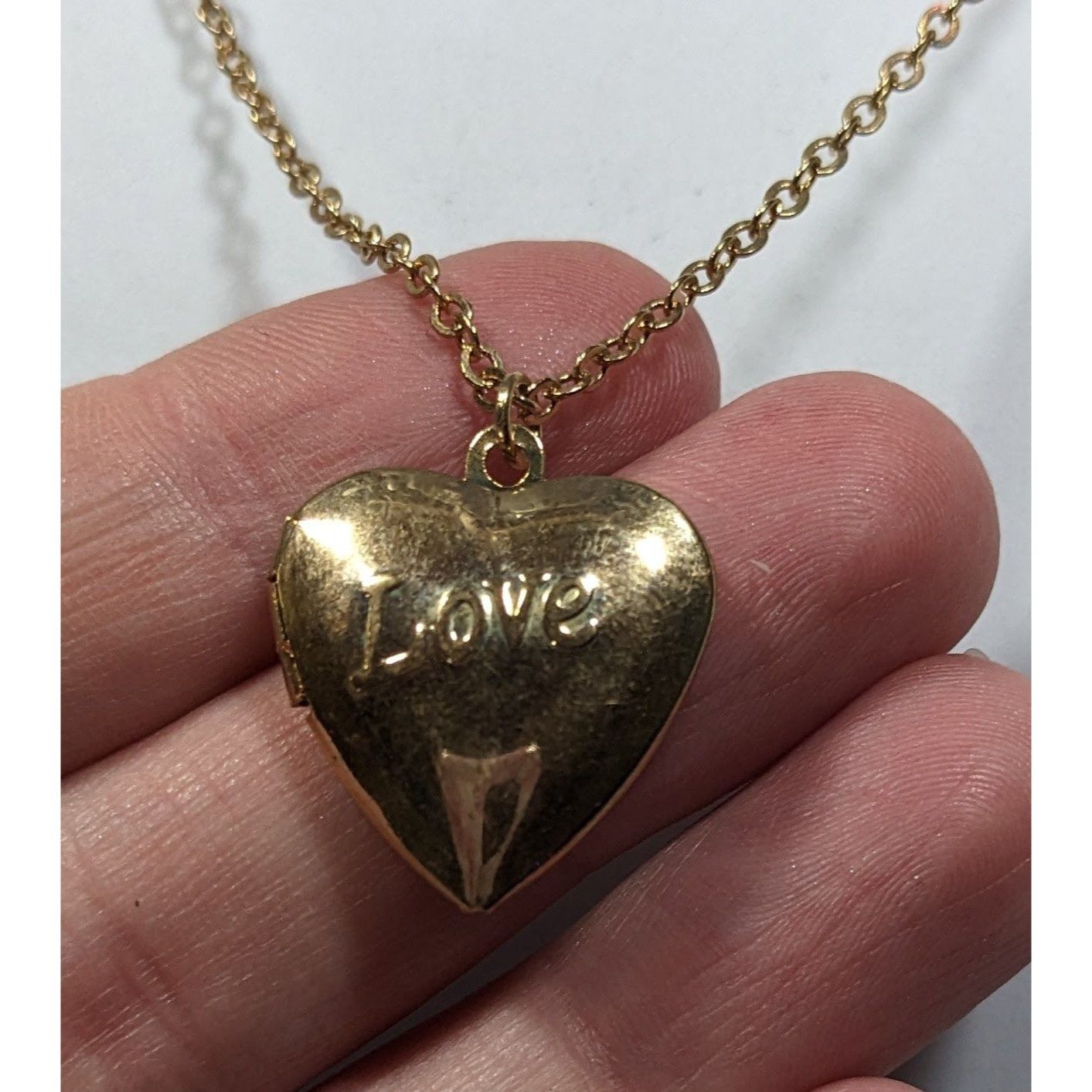 Other Romantic Embossed Love Heart Locket Pendant Necklace Size ONE SIZE - 7 Thumbnail