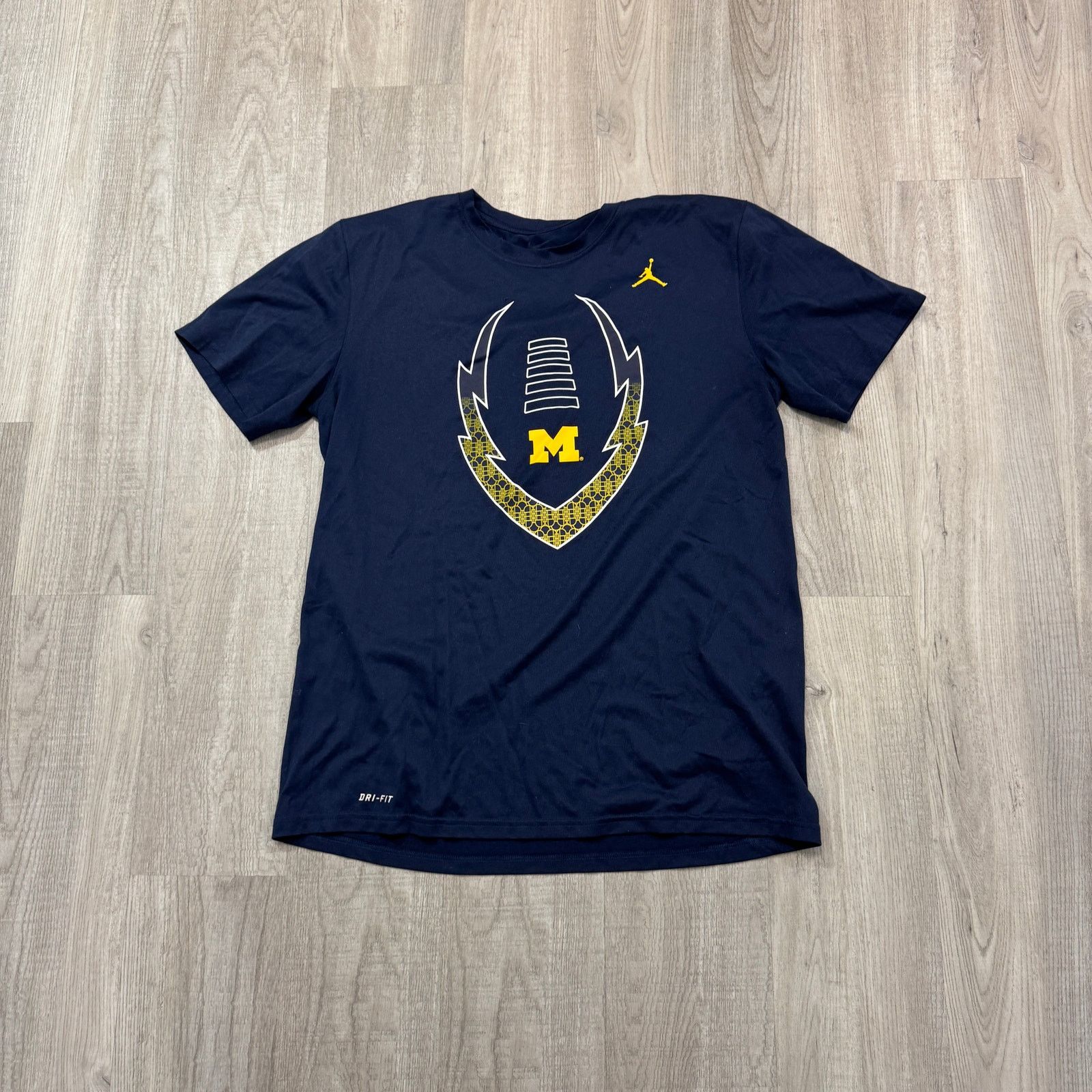 Jordan Brand Jordan Michigan Wolverines Shirt Men's Large Blue Yellow Size US L / EU 52-54 / 3 - 1 Thumbnail