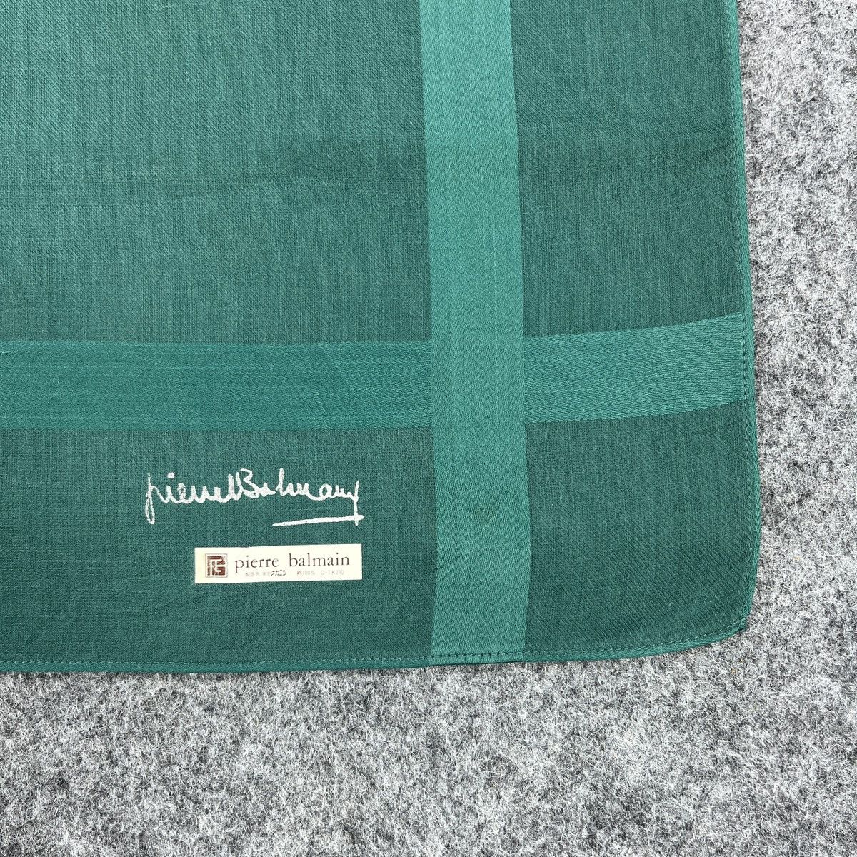 Pierre Balmain Pierre Balmain Handkerchief / Bandana / Neckerchief B1297 Size ONE SIZE - 2 Thumbnail