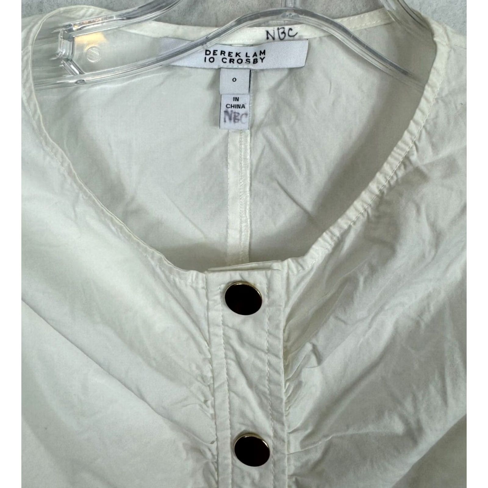 Vintage Derek Lam 10 Crosby Vest White Sleeveless Shirt Crop Gold Snap Button Top Size 0 Ladies/Viert? Size XS / US 0-2 / IT 36-38 - 2 Thumbnail