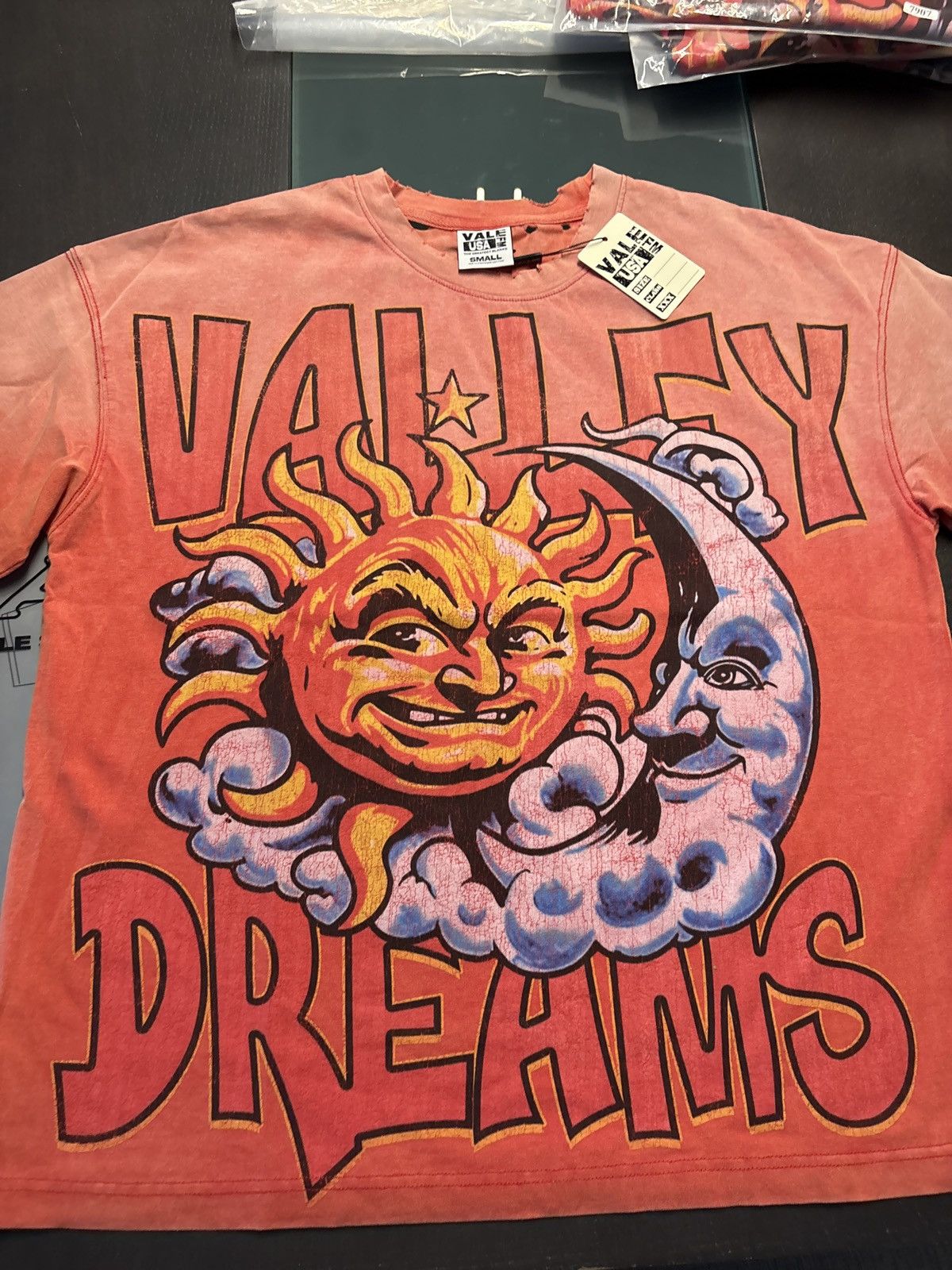 Vale Vale trashed red sun tee valley dreams t-shirt Size US XL / EU 56 / 4 - 3 Thumbnail
