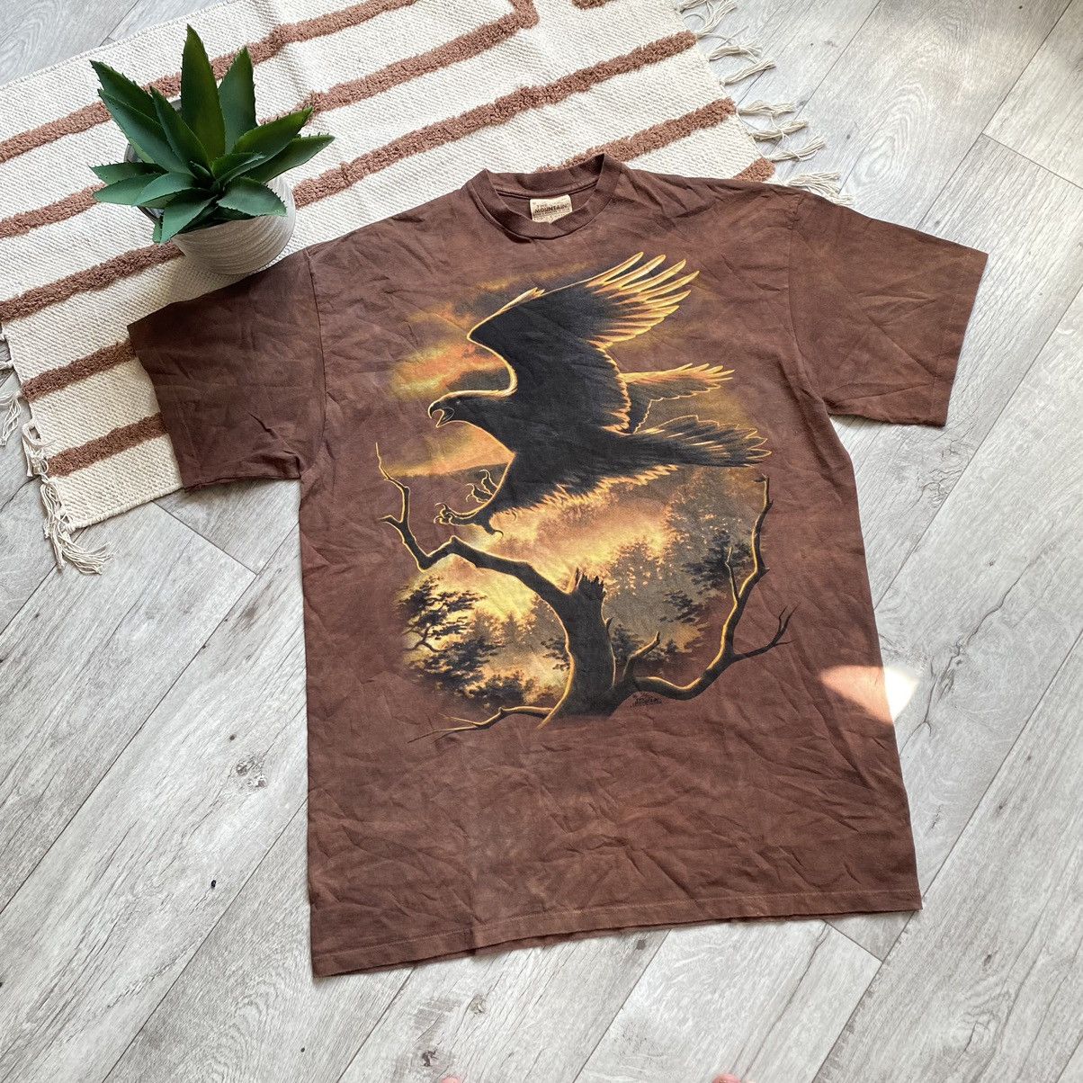 The Mountain VINTAGE THE MOUNTAIN 1999 EAGLE ON TREE T SHIRT Size US XXL / EU 58 / 5 - 1 Thumbnail