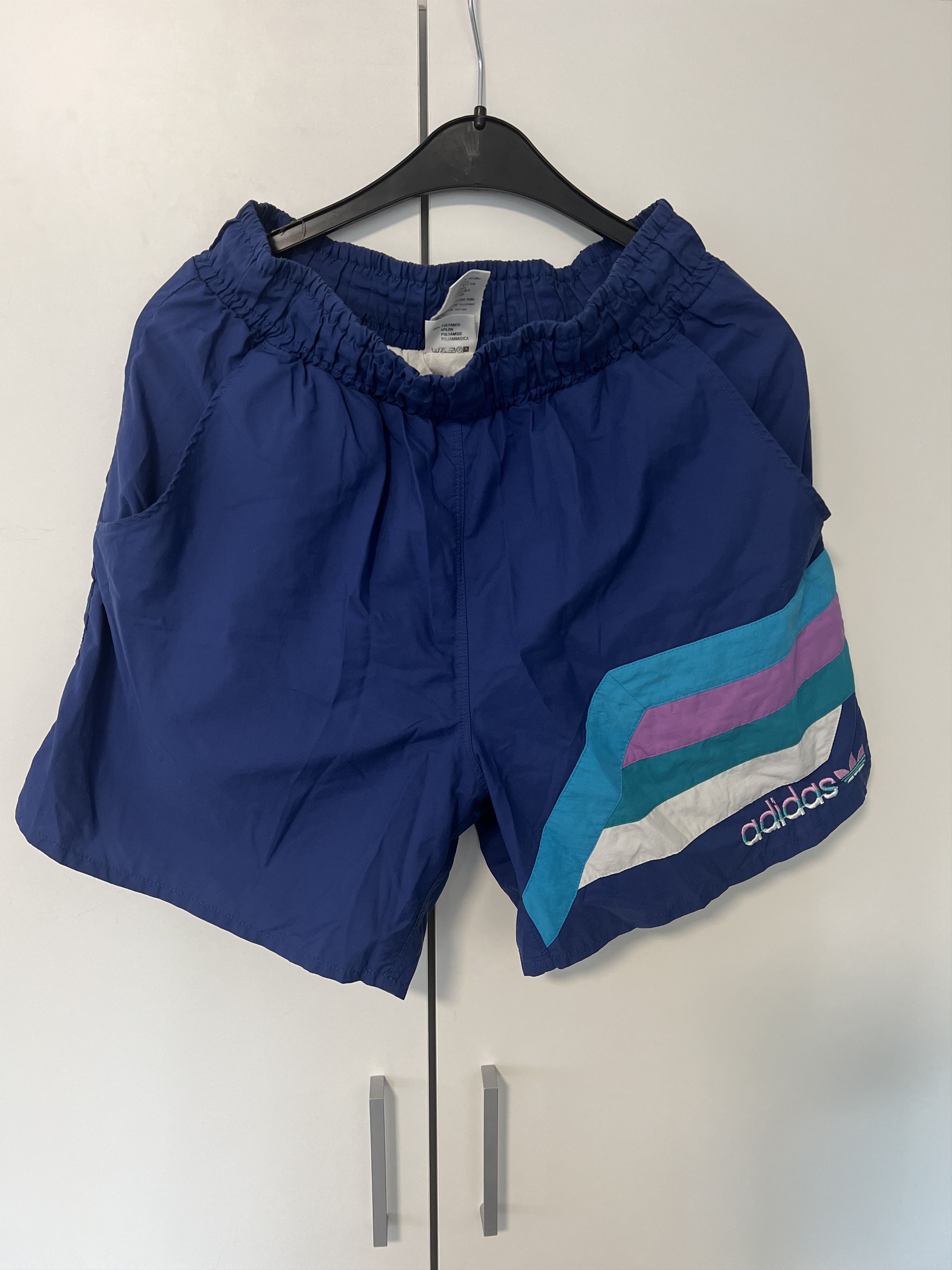 Adidas Vintage Adidas Short Shorts size M Size US 34 / EU 50 - 1 Thumbnail