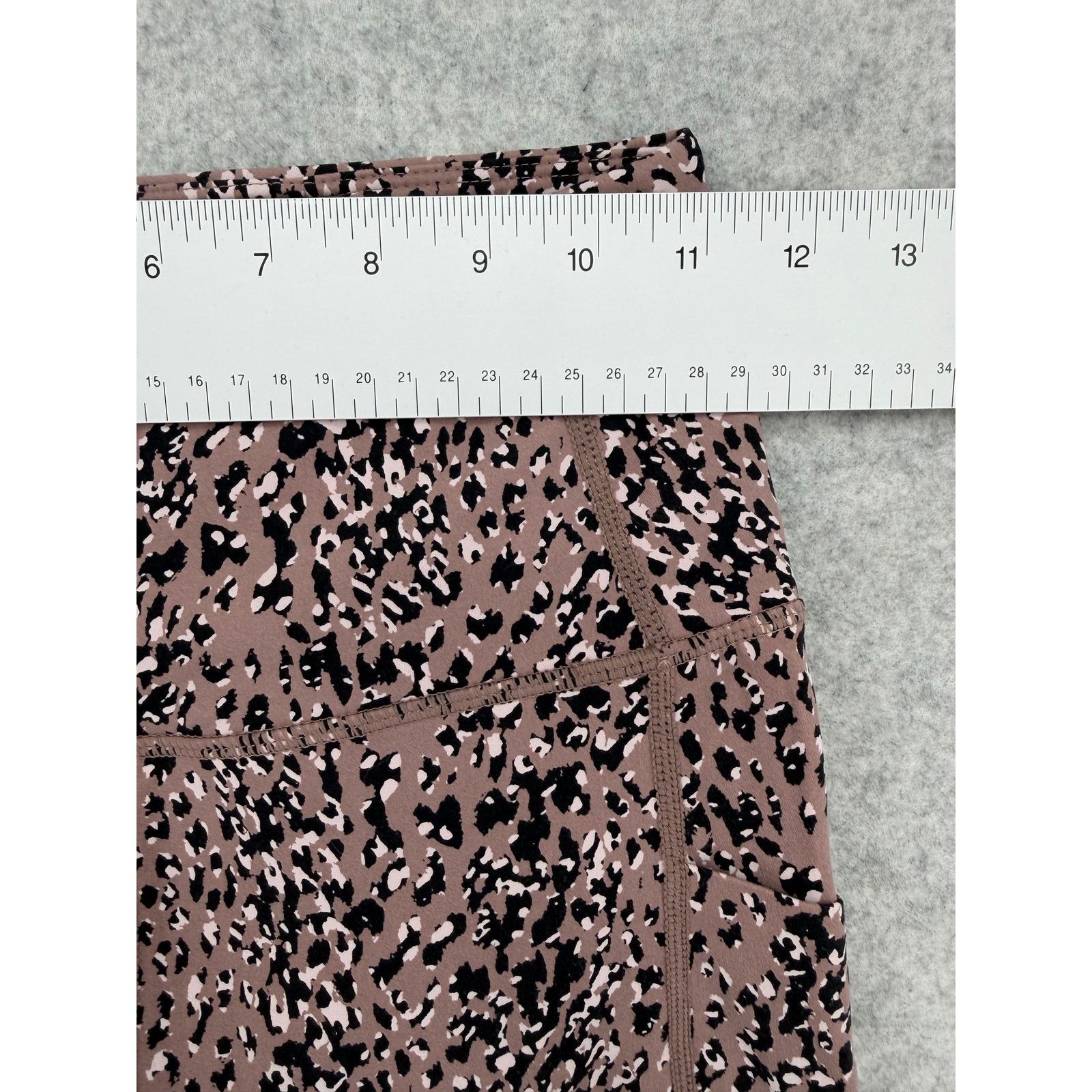 Varley NWT Varley Mix Speckle Animal Let's Go Pocket 2.0 Leggings Size 24" / US 00 / IT 34 - 10 Thumbnail