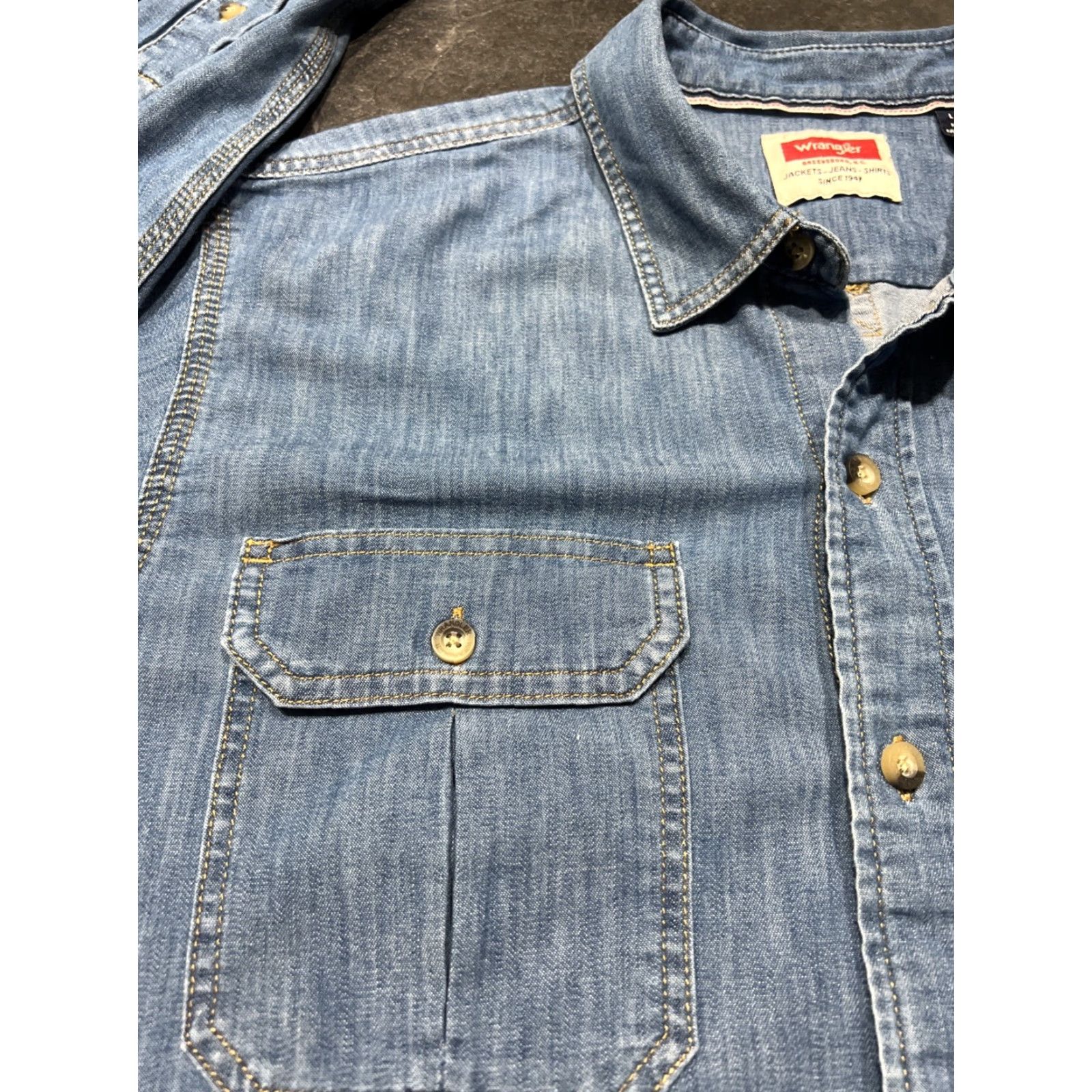 Wrangler VINTAGE Wrangler Long Sleeve Shirt Men Large Blue Denim Western Cowboy Rodeo Pearl Snap Size US L / EU 52-54 / 3 - 4 Thumbnail
