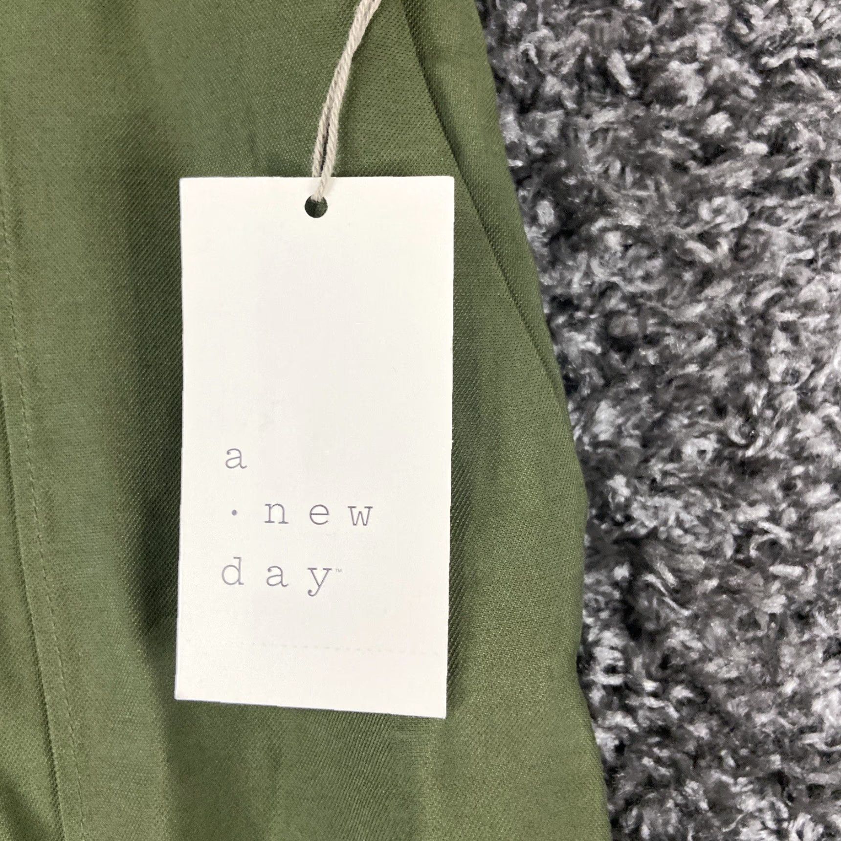 Vintage VINTAGE? No. A New Day Slim Ankle Pants Women’s 4 Green Slimming-Style Everyday Womens Pants 4 Green Adults Women Size 27" / US 4 / IT 40 - 4 Thumbnail