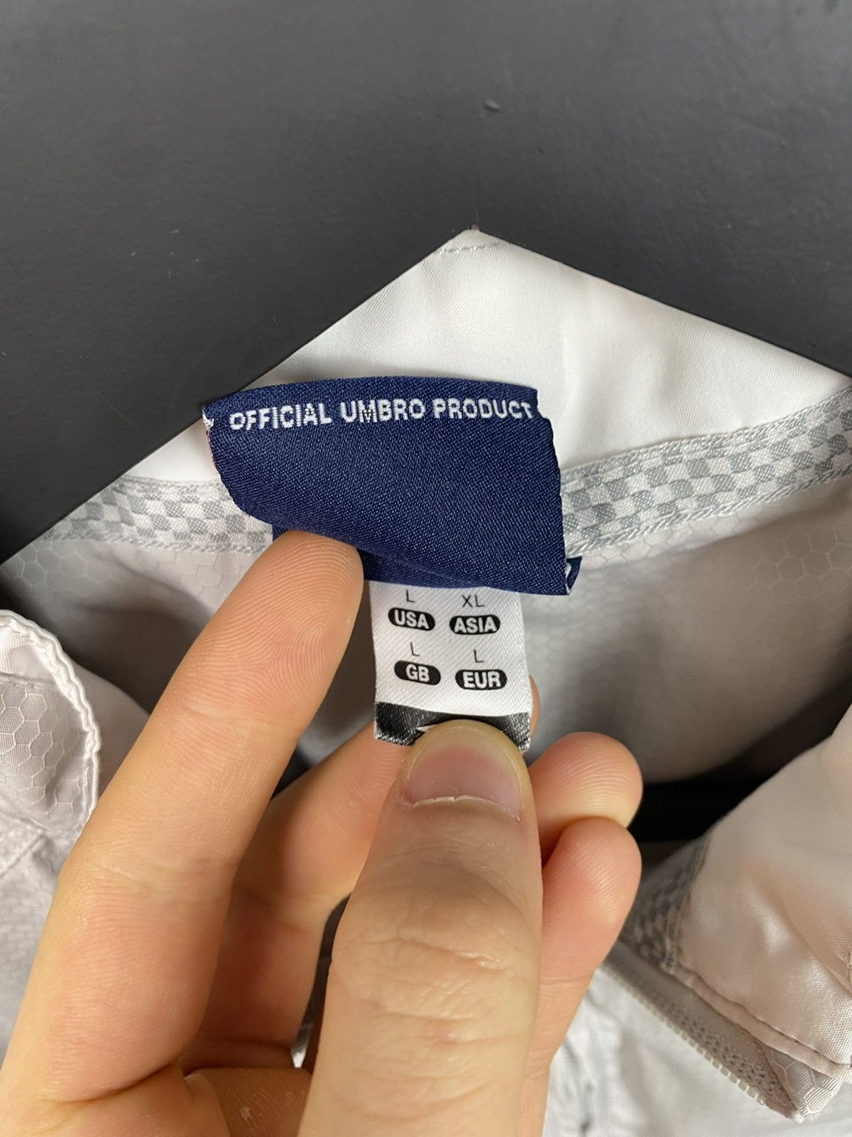 Umbro England Umbro soccer team training jersey L size football Size US L / EU 52-54 / 3 - 11 Thumbnail