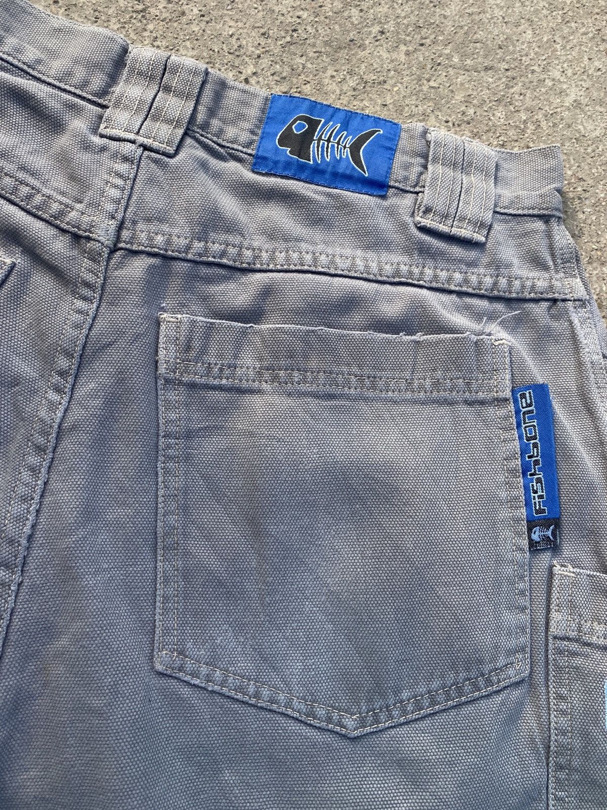 Vintage Fishbone Thrashed shorts Size US 33 - 16 Thumbnail