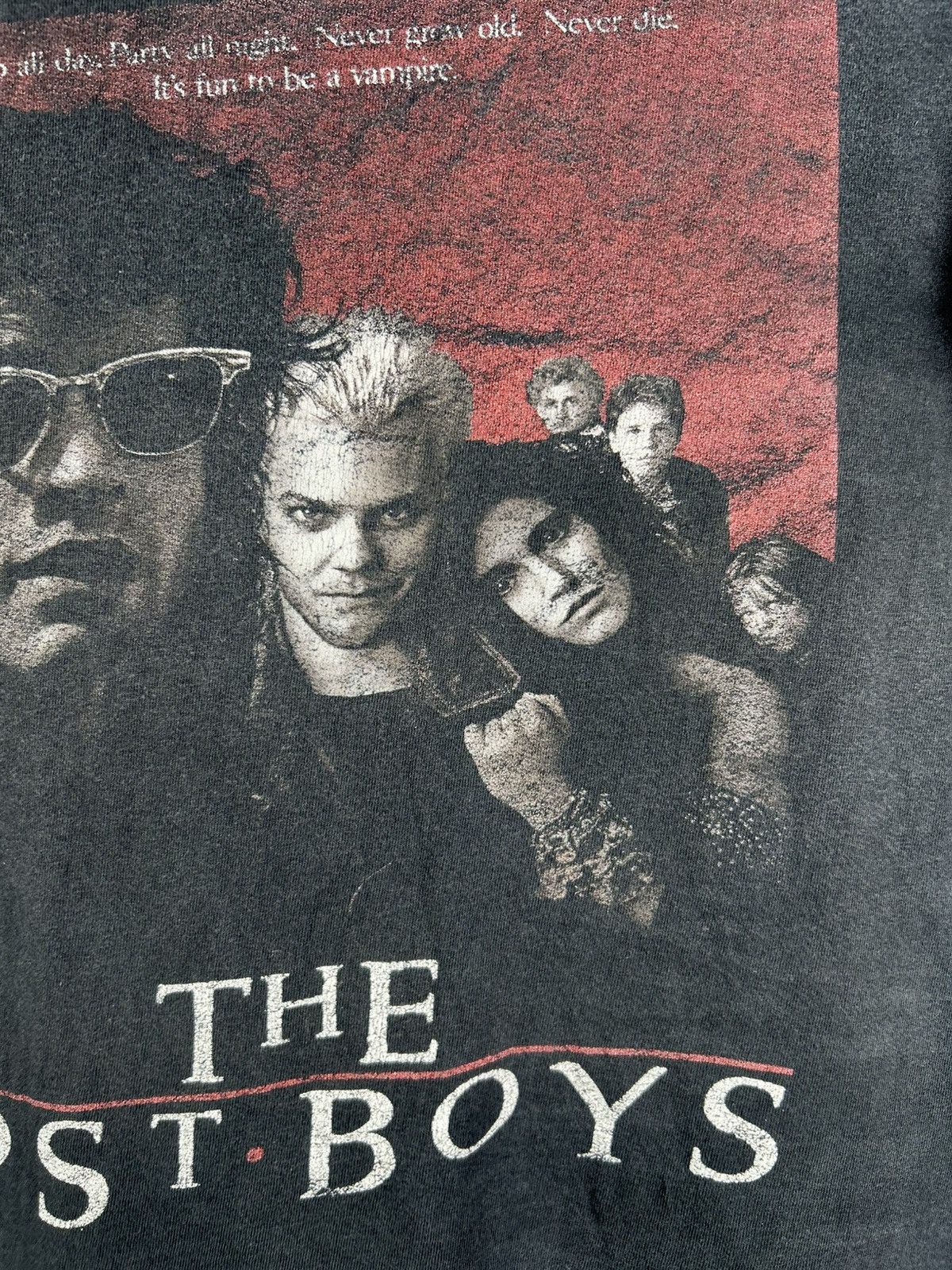 Vintage Vintage The Lost Boys Movie Horror Vampire T-Shirt Faded Size US XS / EU 42 / 0 - 10 Thumbnail