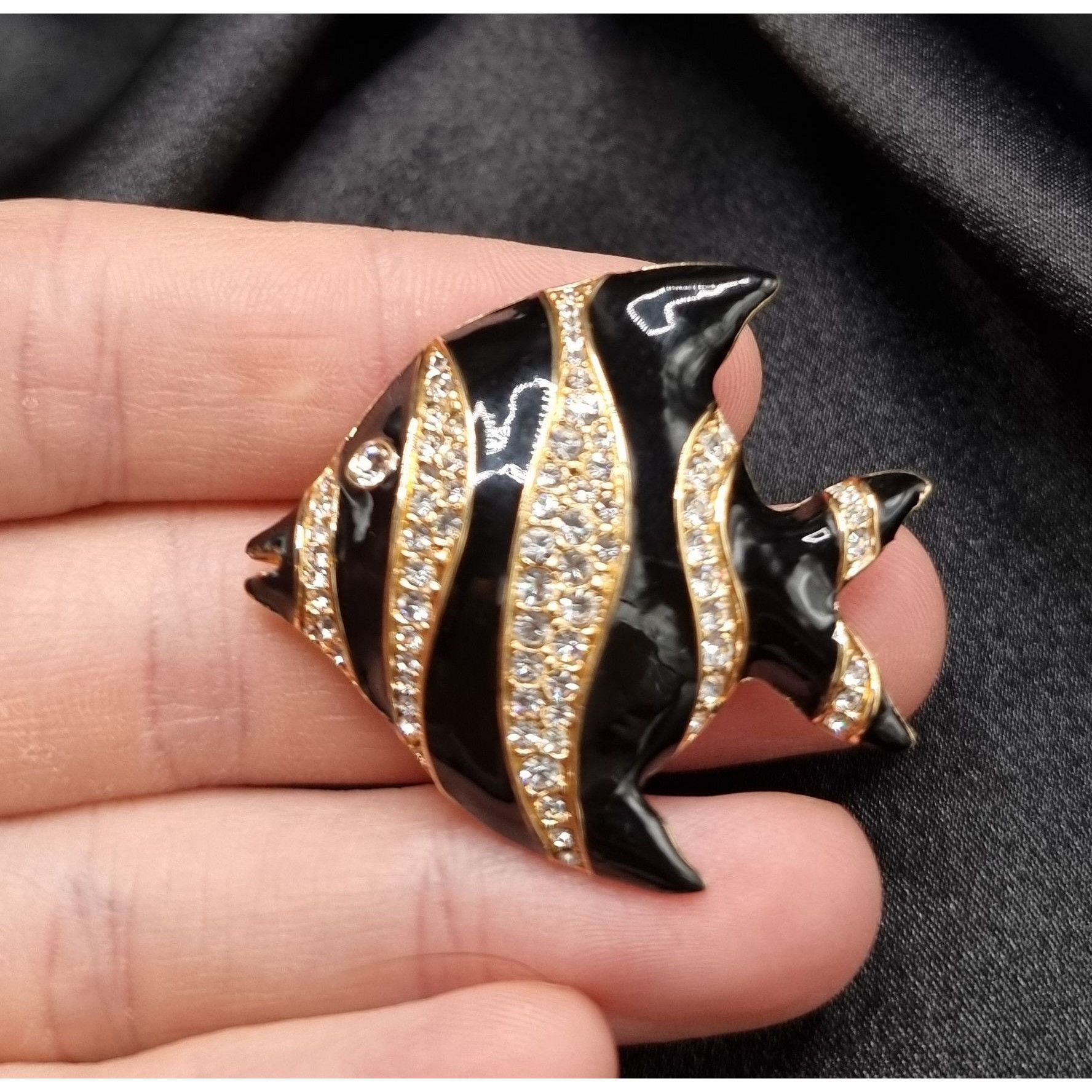 Swarovski Vintage 1990's Swarovski Black & Gold Fish Brooch With Cryst Size ONE SIZE - 4 Thumbnail