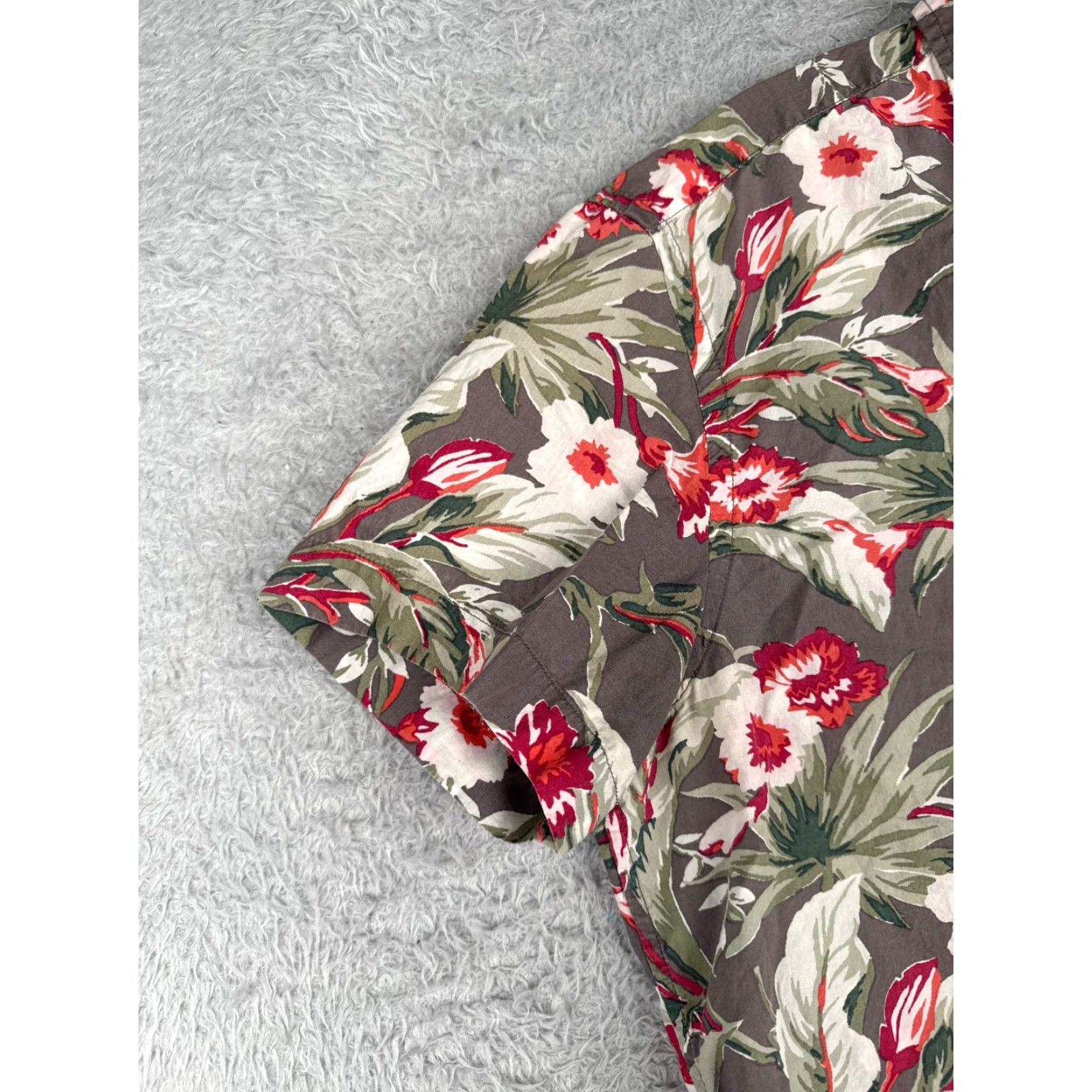Gap Gap Shirt Men Medium Gray Red Green Floral Leaf Button Up 100% Cotton Hawaiian Size US M / EU 48-50 / 2 - 3 Thumbnail