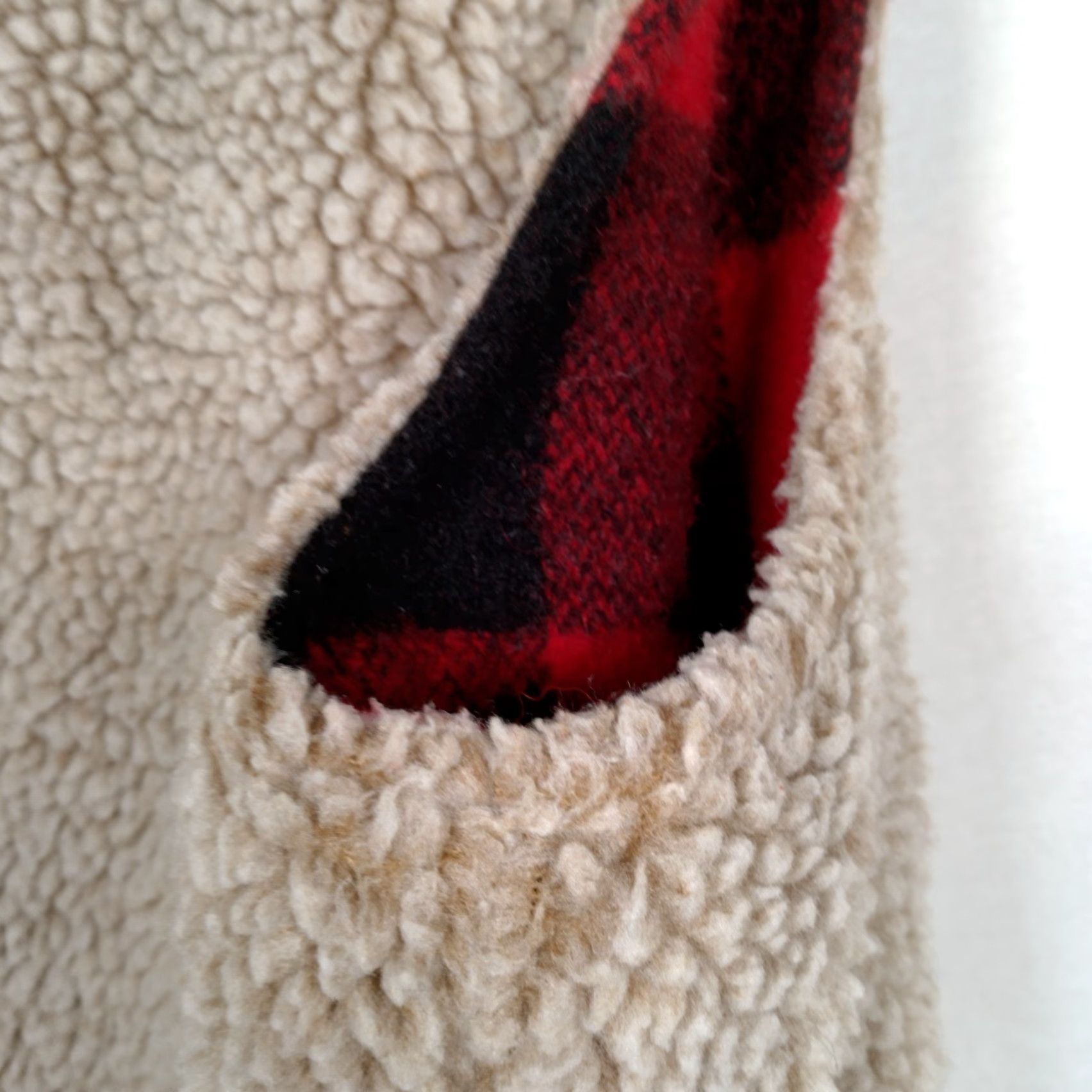 Vintage VINTAGE Woolrich Vest Medium Red Plaid Wool Blend Snap Sherpa Lined Work Mens M Buckaroo Outdoorsy Buffalo Plaid Theme Size US M / EU 48-50 / 2 - 6 Thumbnail