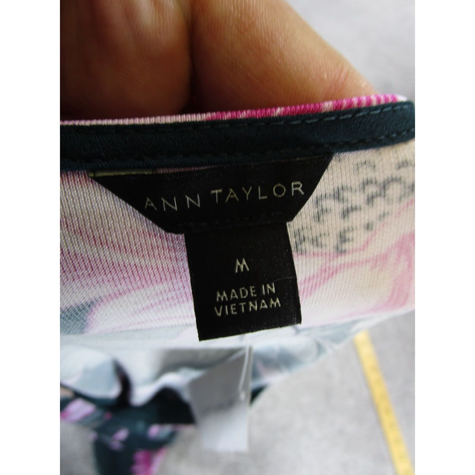 Ann Taylor Ann Taylor Shirt Womens M Blue Floral Blouse Short Sleeve NEW - Regular Fit, Round Neck, Polyester, Casual, Blouse, Women, Brand: Ann Taylor Size M / US 6-8 / IT 42-44 - 6 Thumbnail