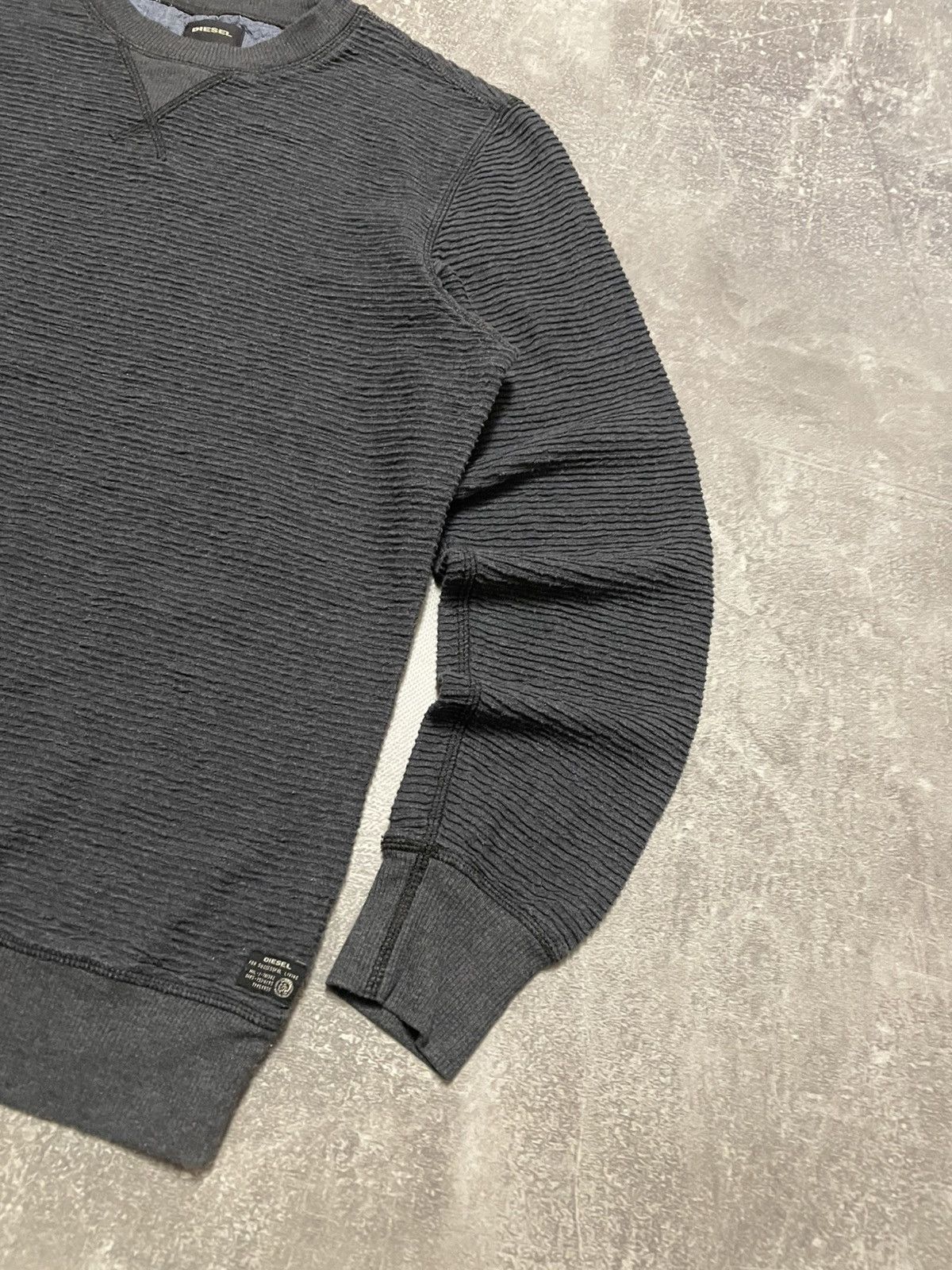 Diesel Vintage Diesel Ribbed Sweatshirt Crewneck Size US S / EU 44-46 / 1 - 5 Thumbnail
