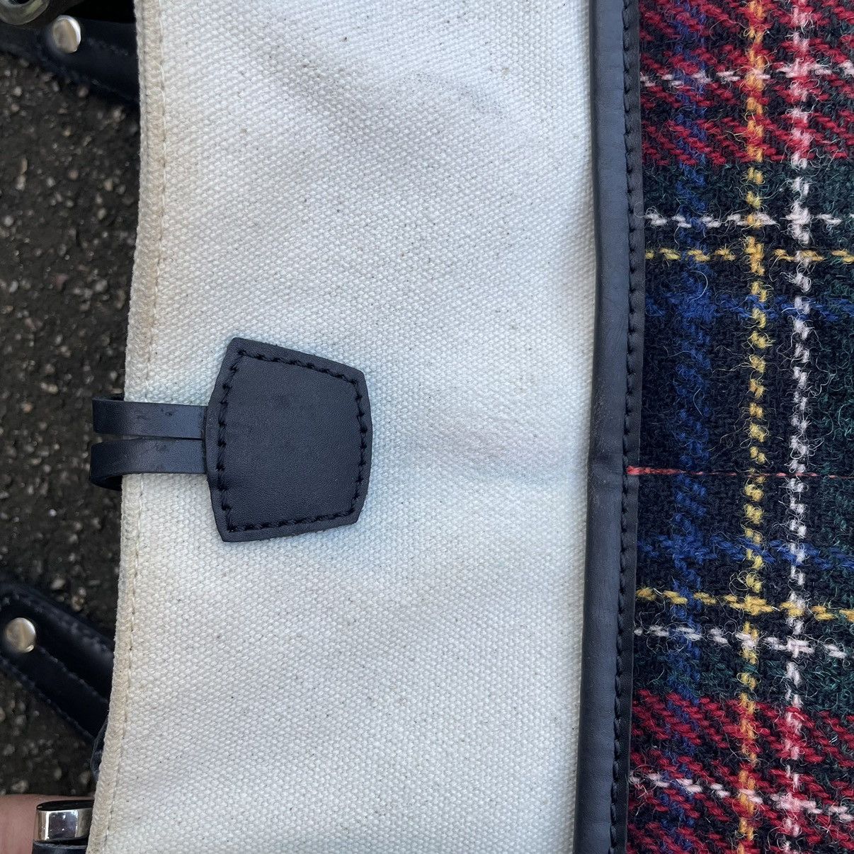 Harris Tweed × Takeo Kikuchi Takeo Kikuchi x Harris Tweed Wool Checkered Canvas Bag Size ONE SIZE - 13 Thumbnail