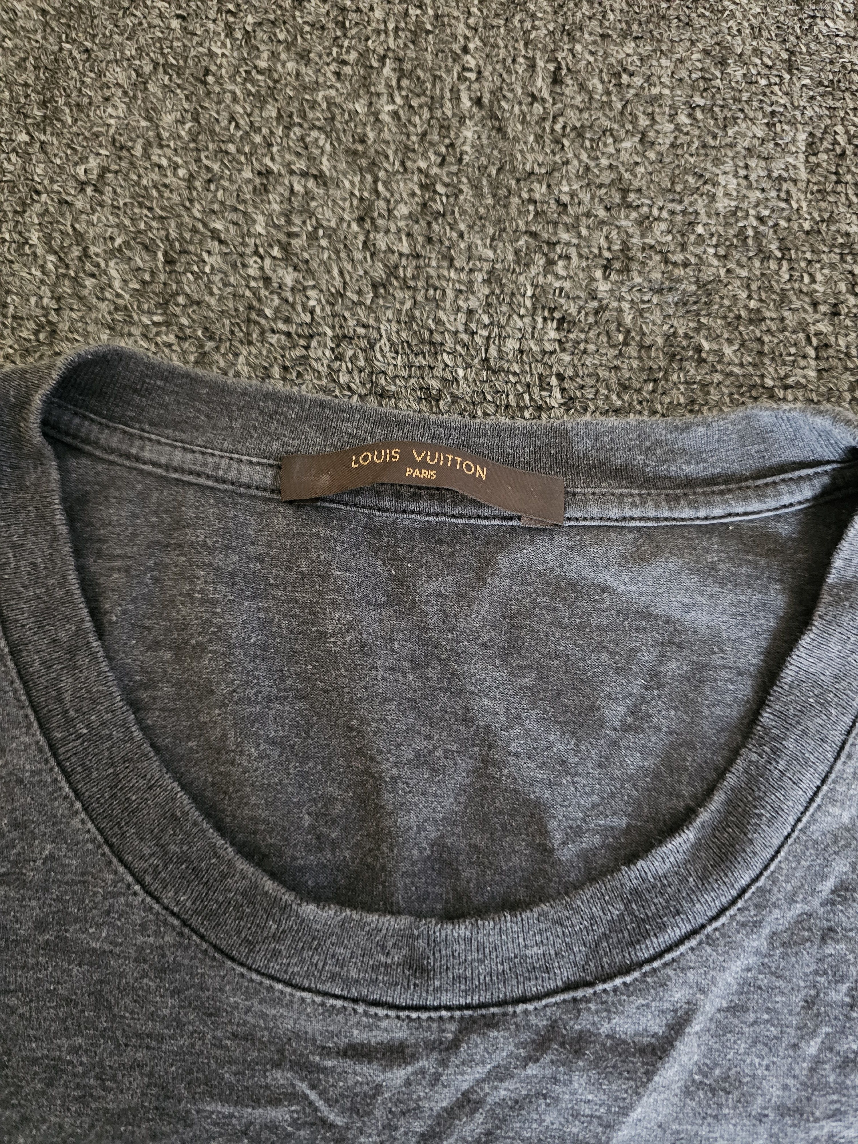 Louis Vuitton Louis Vuitton Men's Gray T-Shirt Size S Size US M / EU 48-50 / 2 - 3 Thumbnail