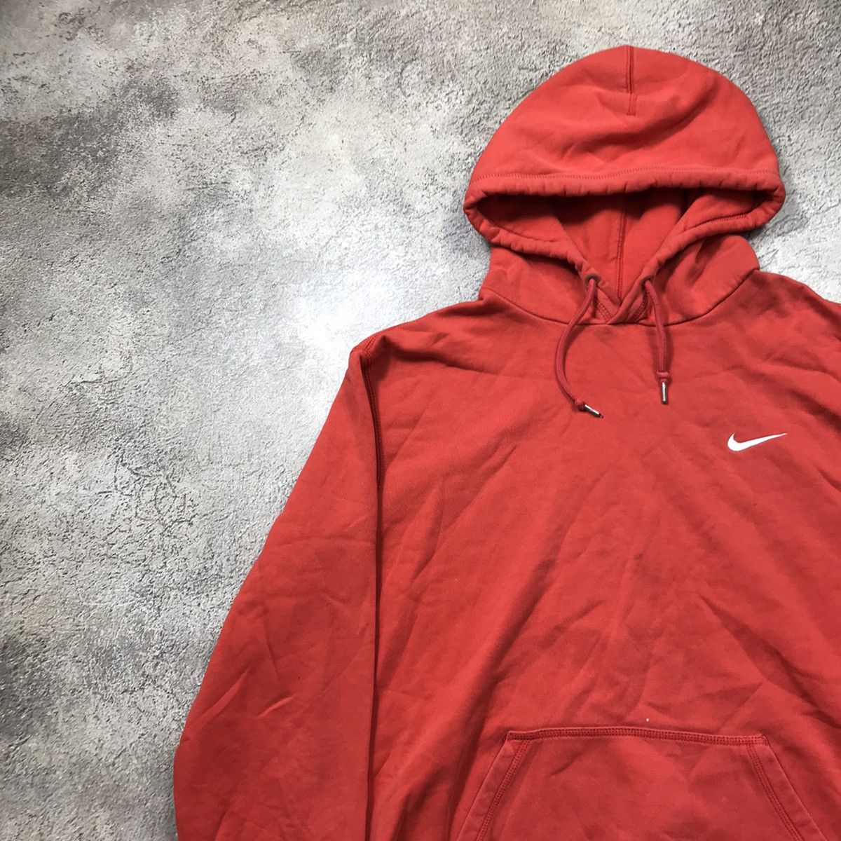 Vintage Vintage Nike Swoosh Hoodie 90s Streetwear Faded Red Baggy XL Size US XL / EU 56 / 4 - 2 Thumbnail