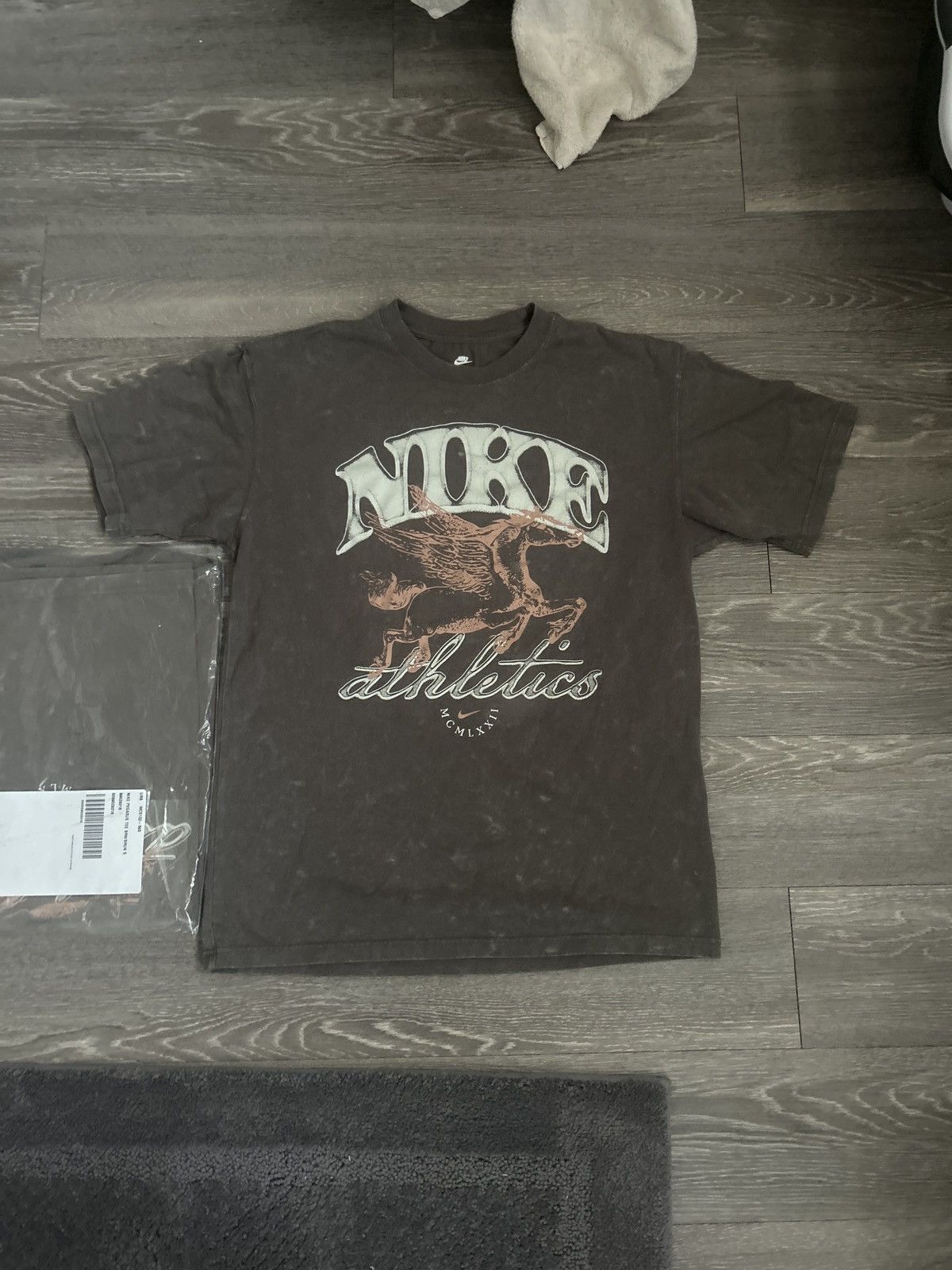 Nike Nike Sportswear Max90 Pegasus Graphic Tee Size US S / EU 44-46 / 1 - 1 Thumbnail