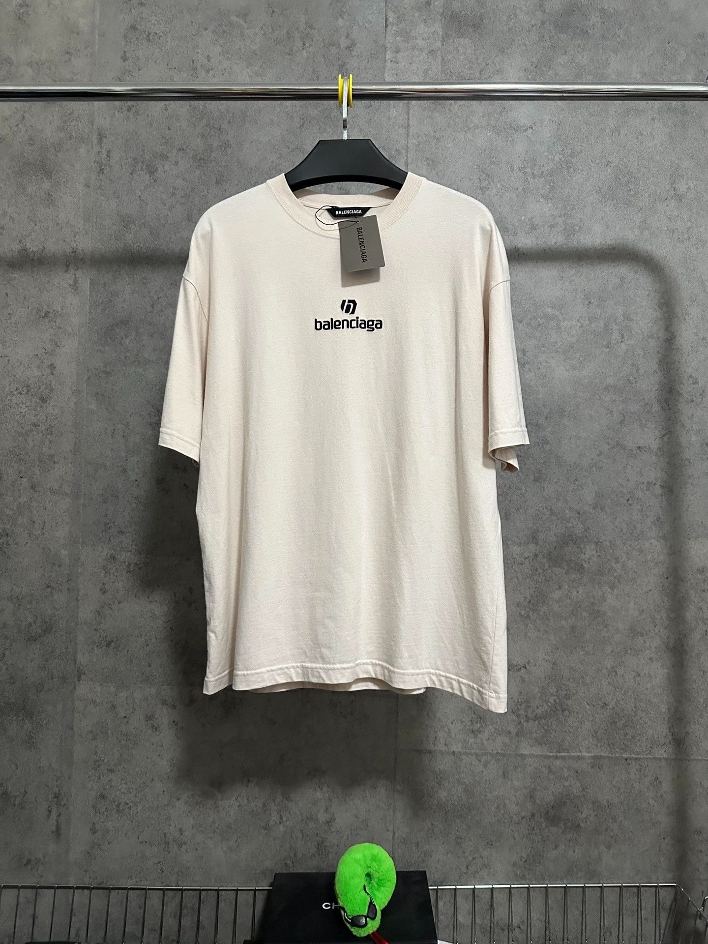 Balenciaga Balenciaga Embroidered Logo Short Sleeve T-Shirt Size US S / EU 44-46 / 1 - 1 Thumbnail