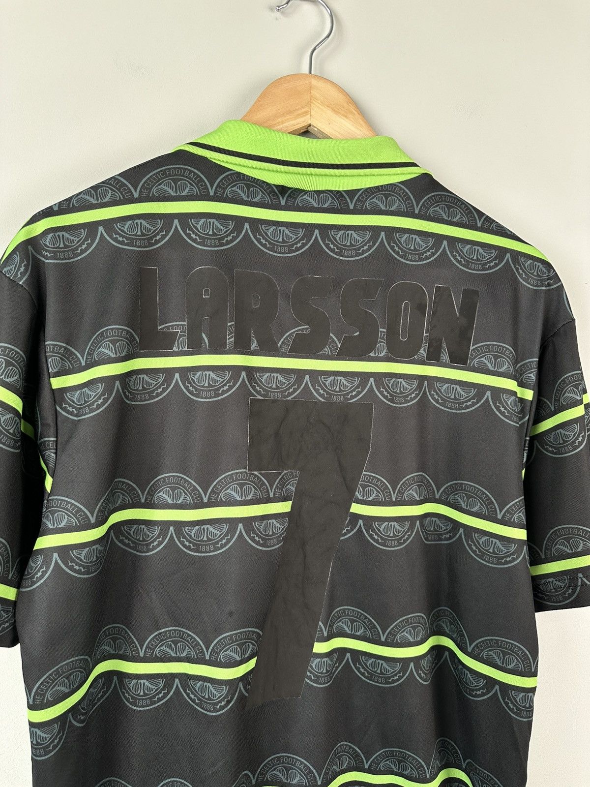 Umbro 90s Vintage Umbro Celtic National Team Jersey 1998-1990 Size US L / EU 52-54 / 3 - 11 Thumbnail