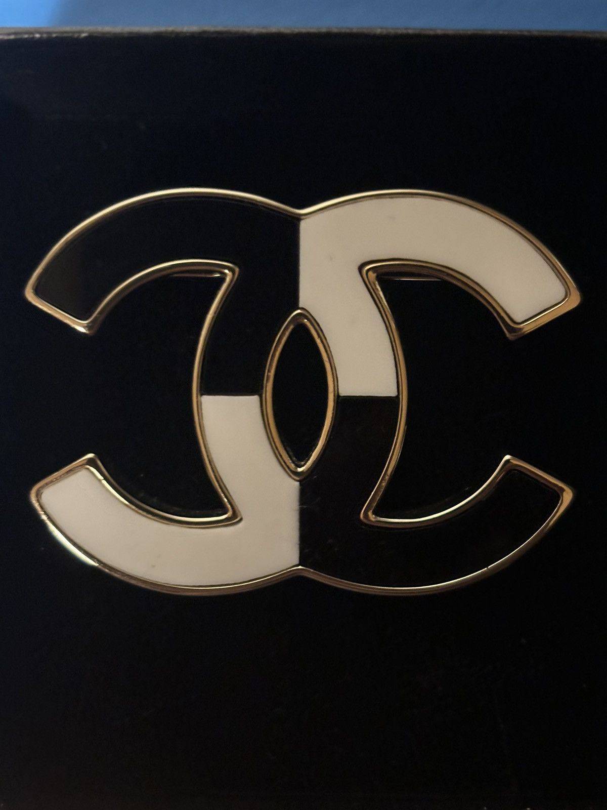 Chanel CHANEL 2023 RESIN CC BROOCH RARE Size ONE SIZE - 4 Thumbnail