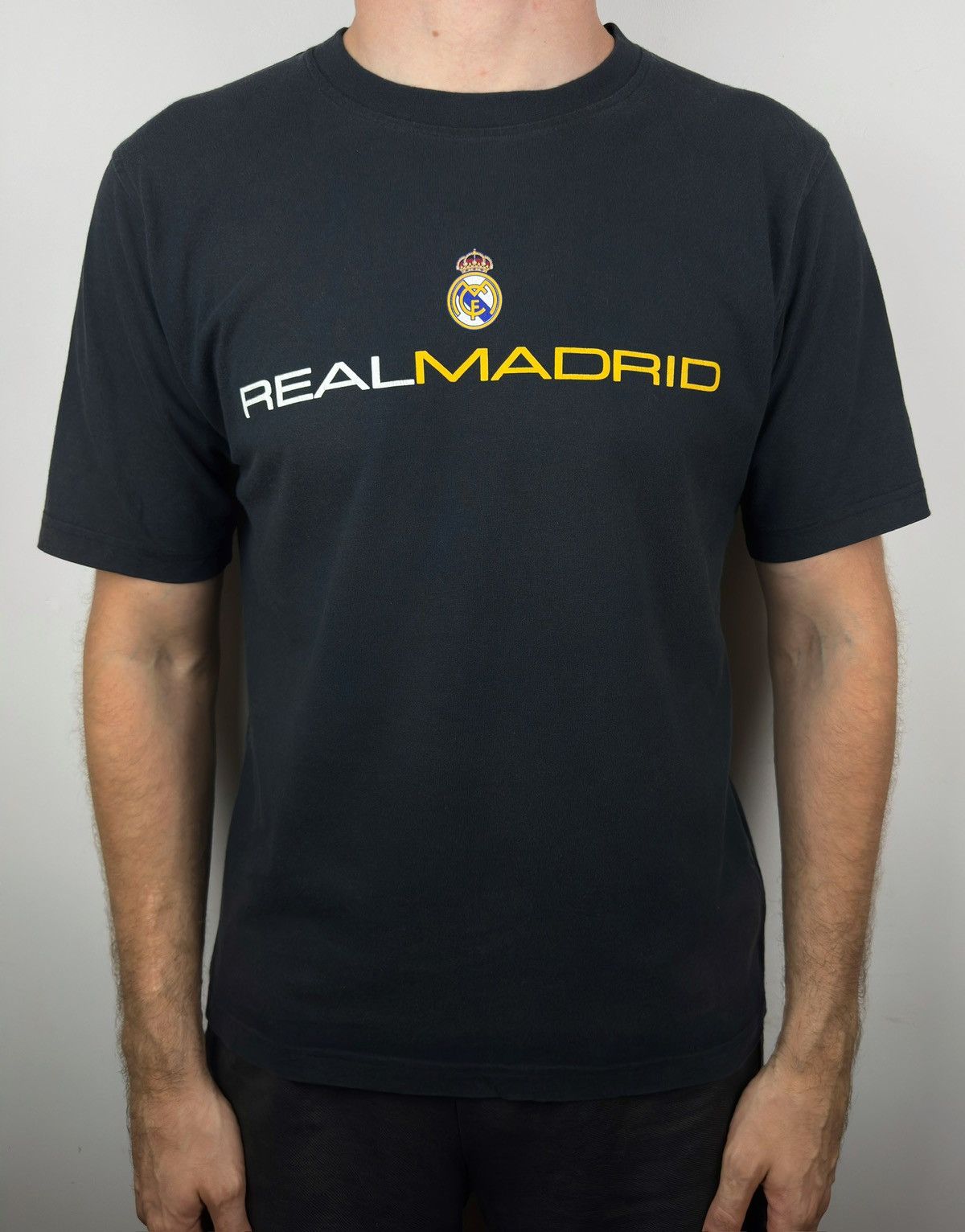 Adidas Vintage Real Madrid Big Logo T Shirt Tee Size US M / EU 48-50 / 2 - 2 Thumbnail