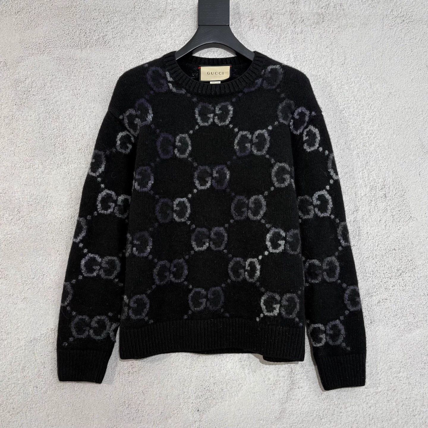 Gucci GUCCI FW23 gradient print crew neck pullover XL Size US XL / EU 56 / 4 - 1 Thumbnail