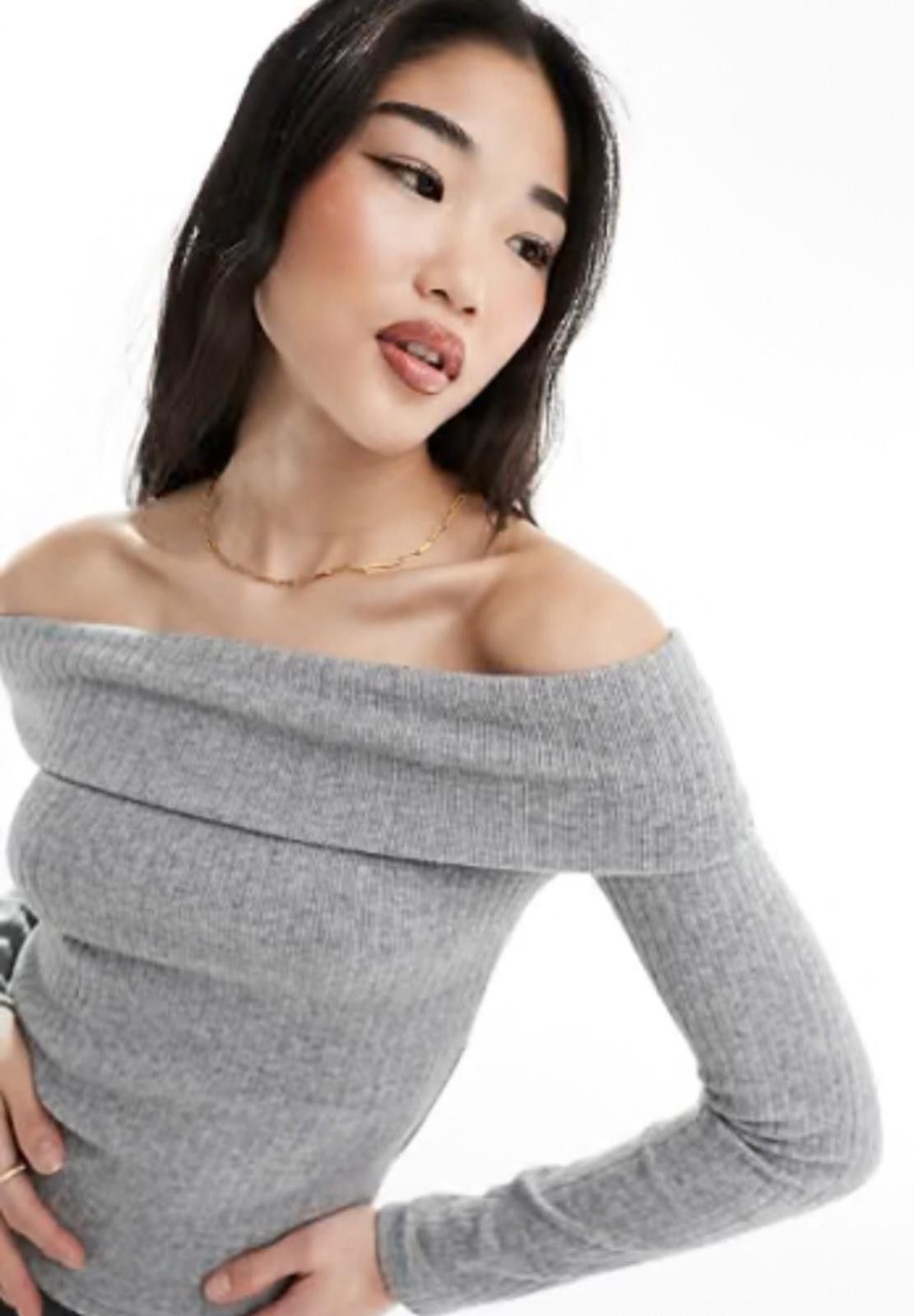 Other STRADIVARIUS Bardot Top in Grey (X-SMALL) Size XS / US 0-2 / IT 36-38 - 1 Thumbnail