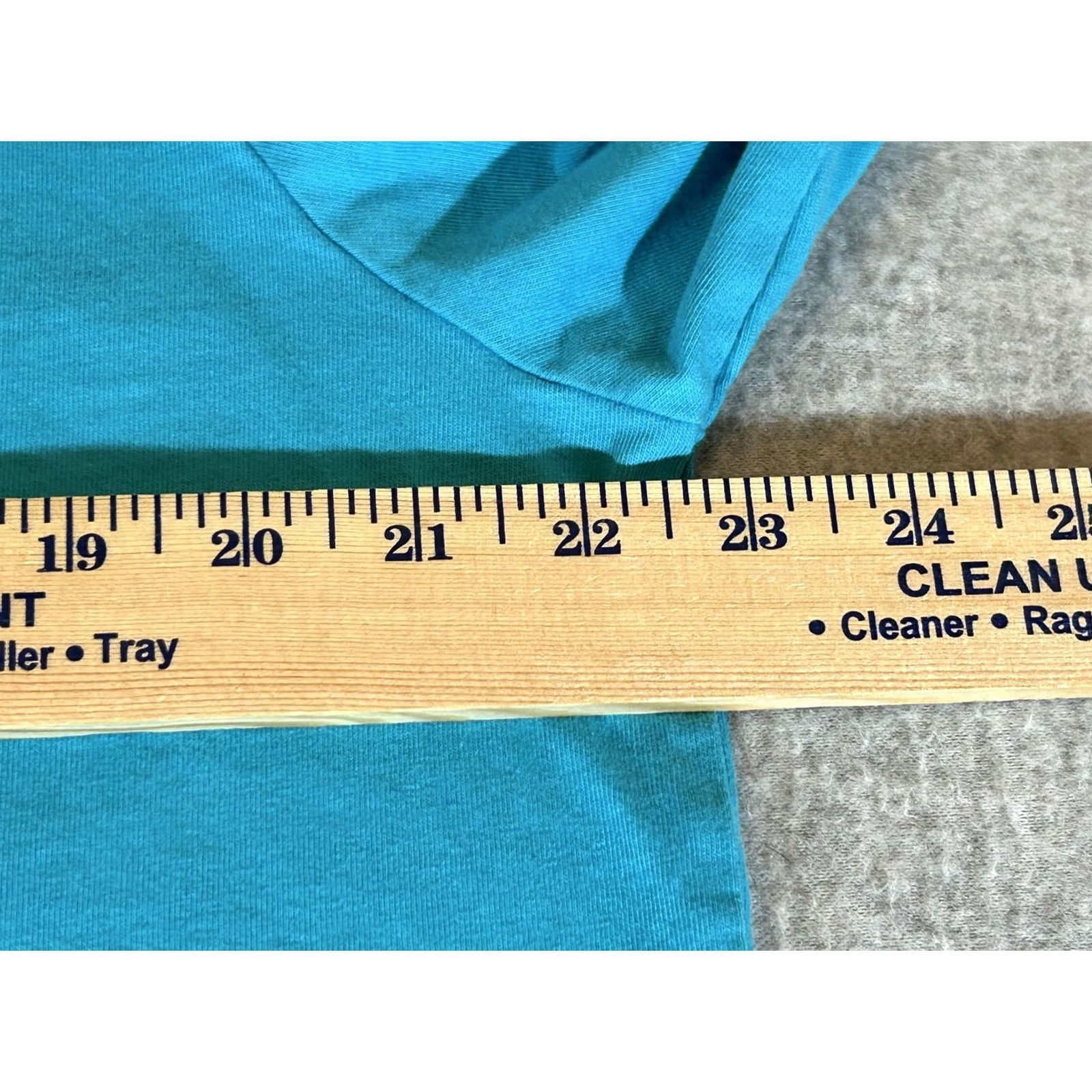 Vineyard Vines Vineyard Vines Shirt Mens Large Teal Long Sleeve Graphic Pocket Santa Whale Christmas Ski Holiday Winter Crew Neck Size US L / EU 52-54 / 3 - 5 Thumbnail