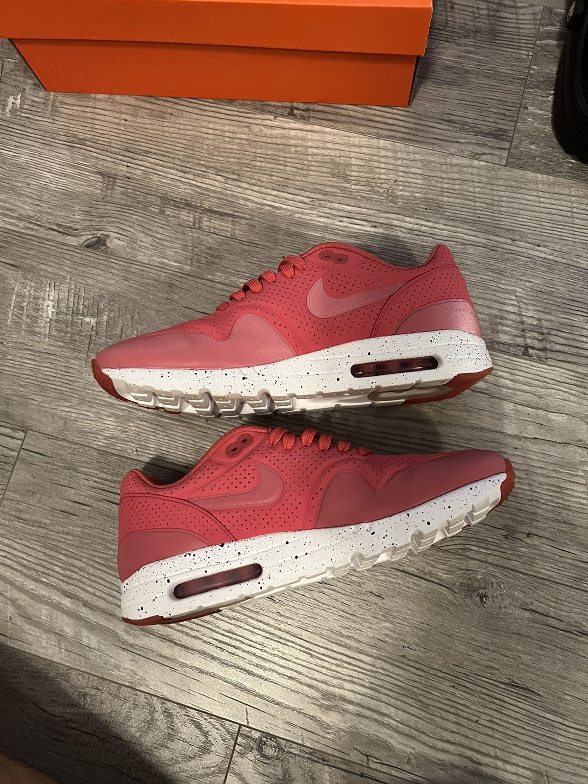 Nike Nike Air Max 1 Size US 9 / EU 42 - 2 Thumbnail