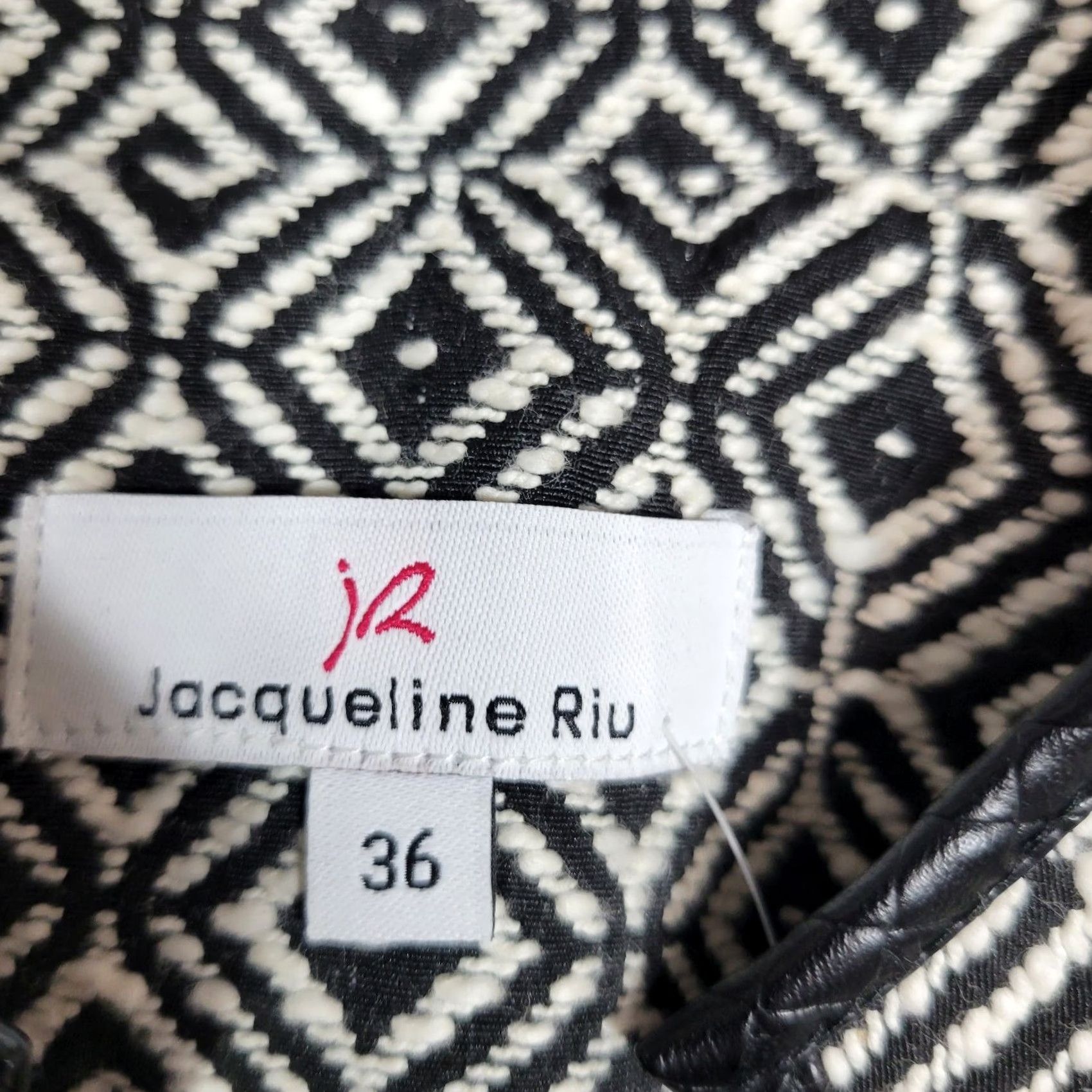 Vintage VINTAGE Jacqueline Riu Tweed Blazer Jacket Open Front Lined Sz 36 Geometric Gray New Blazer Women's 36 Gray Geometric Tweed Jacket Size XS / US 0-2 / IT 36-38 - 4 Thumbnail