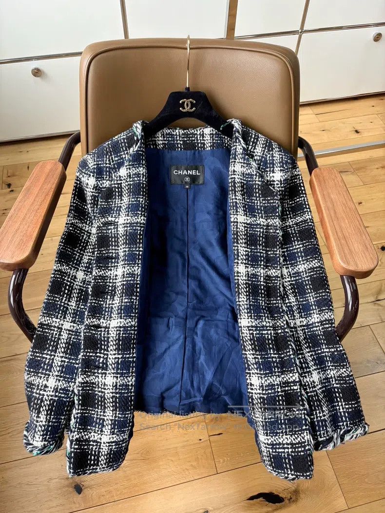 Chanel Chanel 18S waterfall laser blue and white gradient woven r Size XS / US 0-2 / IT 36-38 - 3 Thumbnail