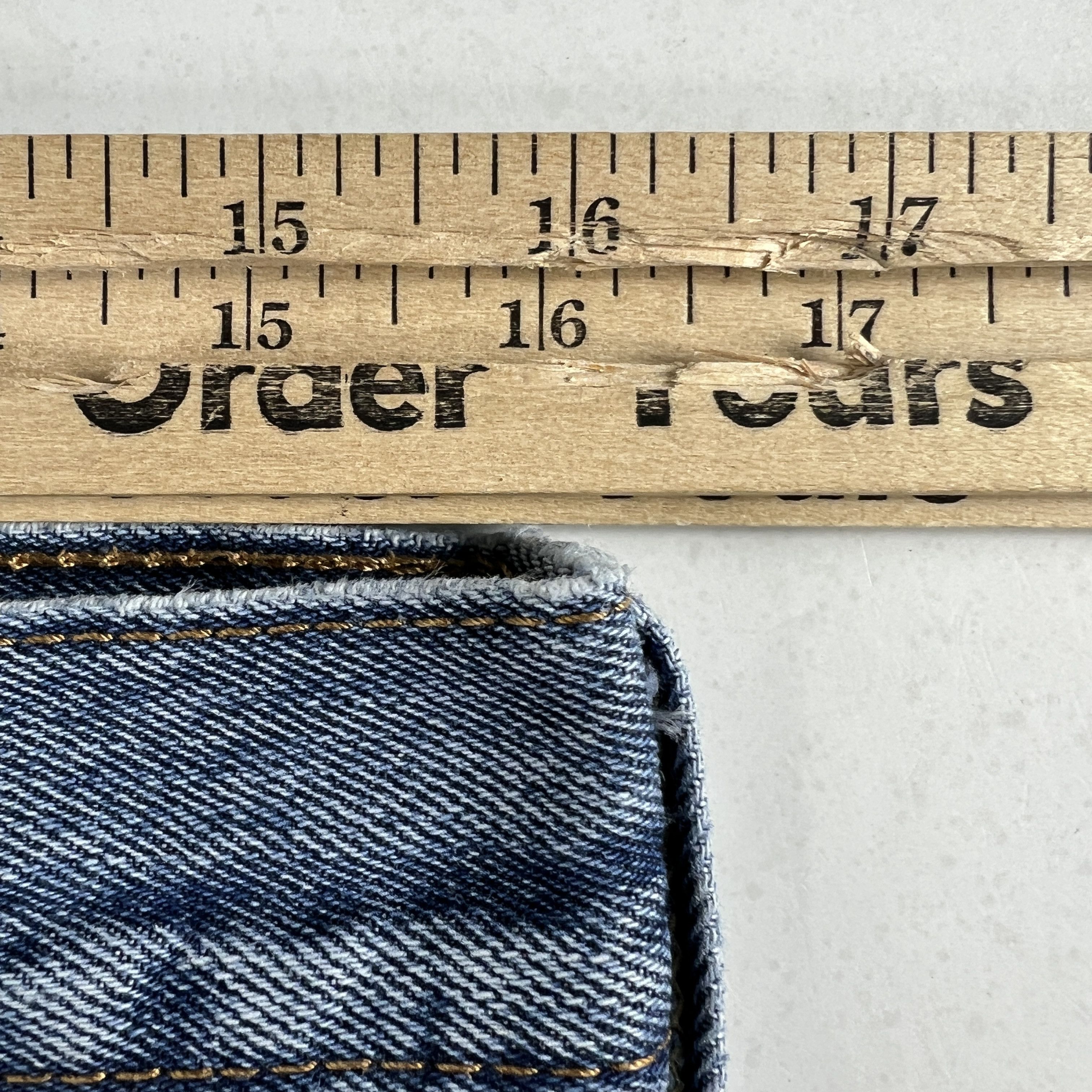 Levi's Levi's Jeans 550 Relaxed Straight Blue Faded Denim Size US 32 / EU 48 - 23 Thumbnail