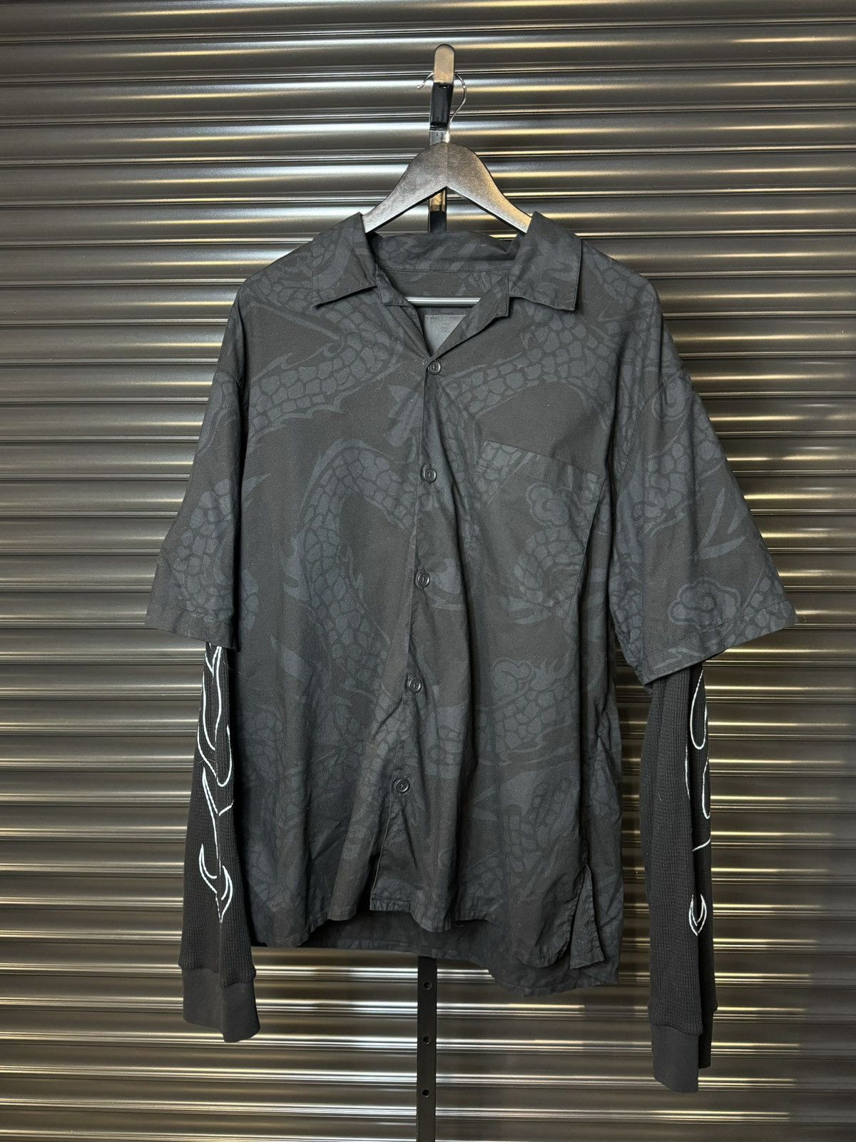 Givenchy Givenchy Chinese New Year Flame Sleeve Button Up Shirt New Size US L / EU 52-54 / 3 - 1 Thumbnail