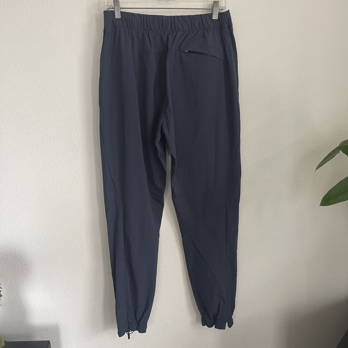 On On Running Performance Stretch Everyday Active Pants Size US 34 / EU 50 - 5 Thumbnail