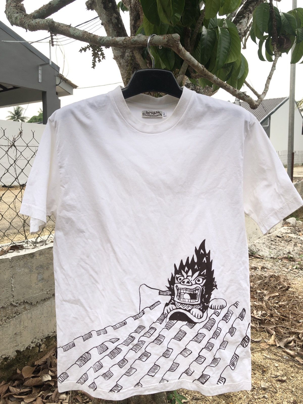 Japanese Brand Y2K White Tee Ramayana Size US L / EU 52-54 / 3 - 1 Thumbnail