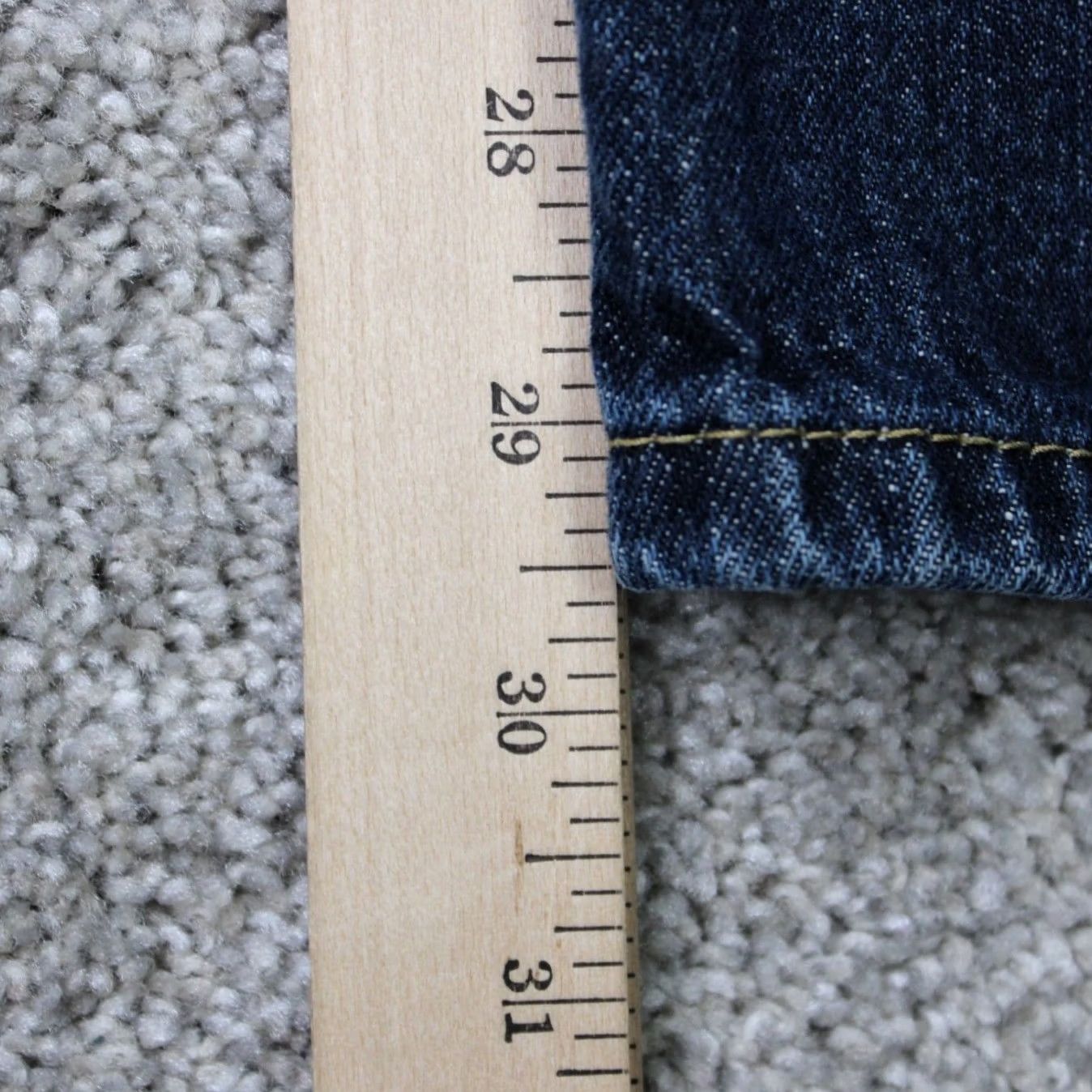 Levi's Levi's 550 Jeans Mens 46x30 Blue Relaxed Fit 100% Cotton Denim 5-Pocket Regular Size MENS Jeans Size US 30 / EU 46 - 4 Thumbnail