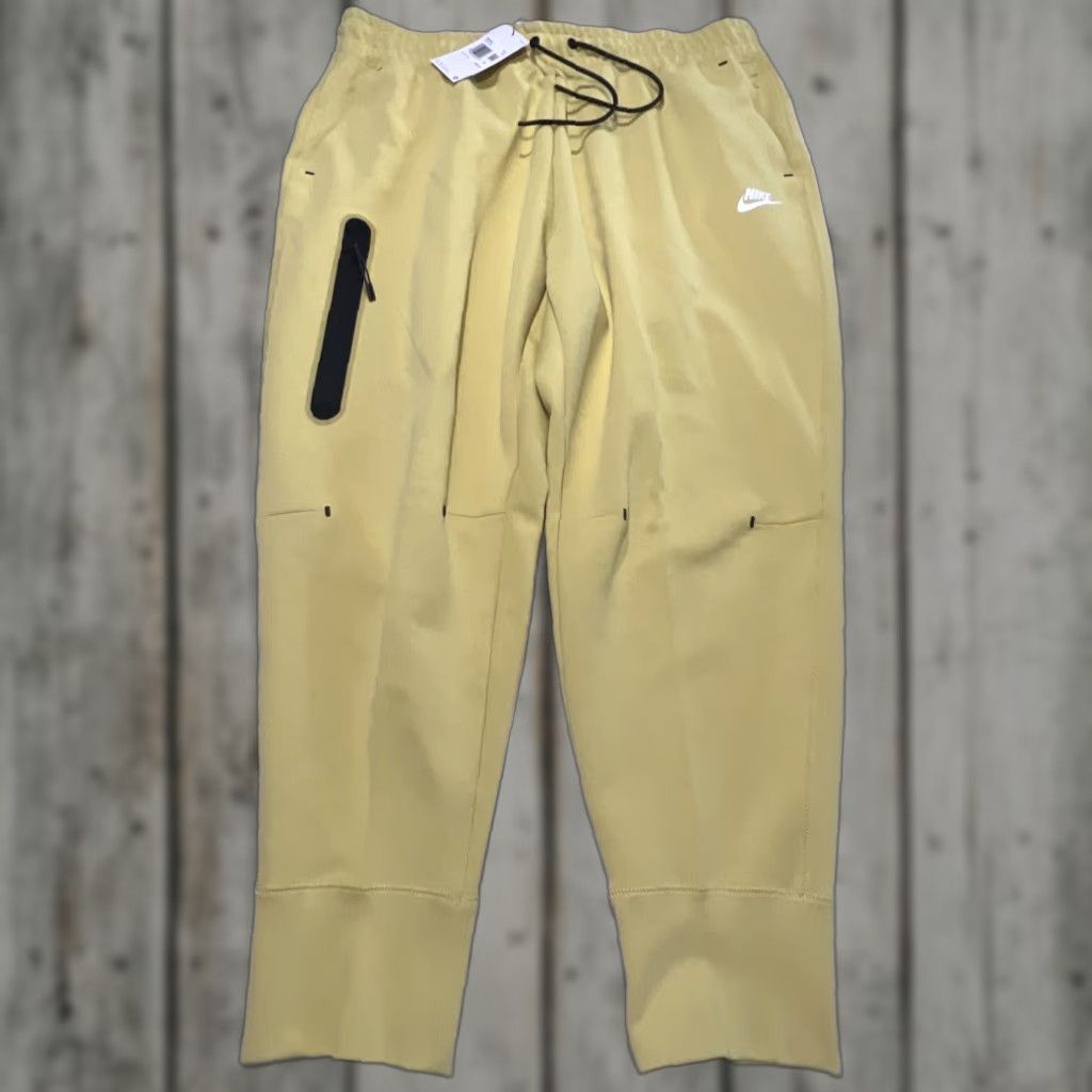 Nike VINTAGE Nike Sportswear Plus Tech Fleece Pants Womens 1X DA2043-304 High Rise Greenish Yellowish Jogger Nike Womens Pants Size 40" / US 18 - 1 Thumbnail